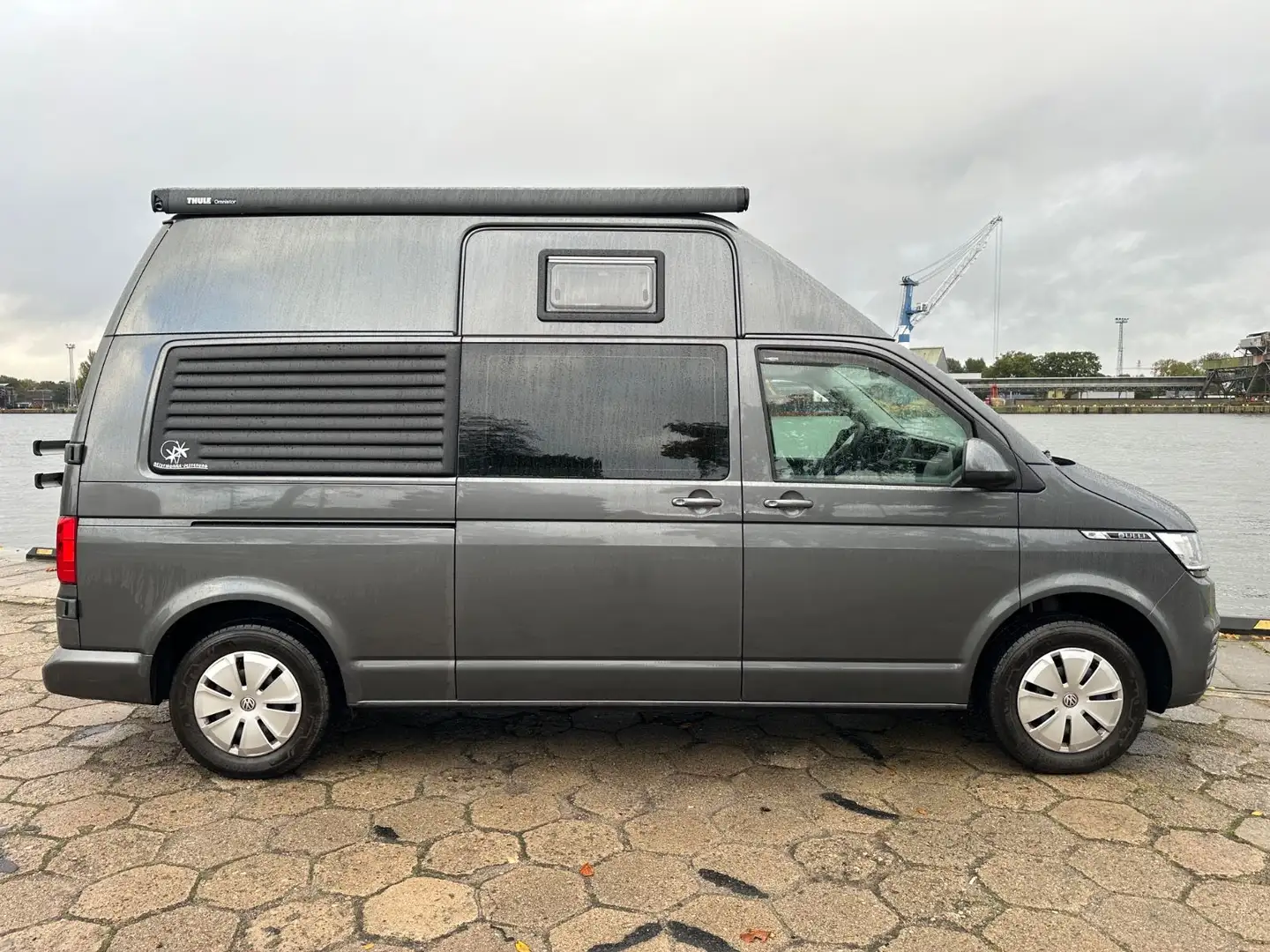 Volkswagen T6.1Wohnmobil Vollausbau HOCHDACH Langer Radsta Grau - 2