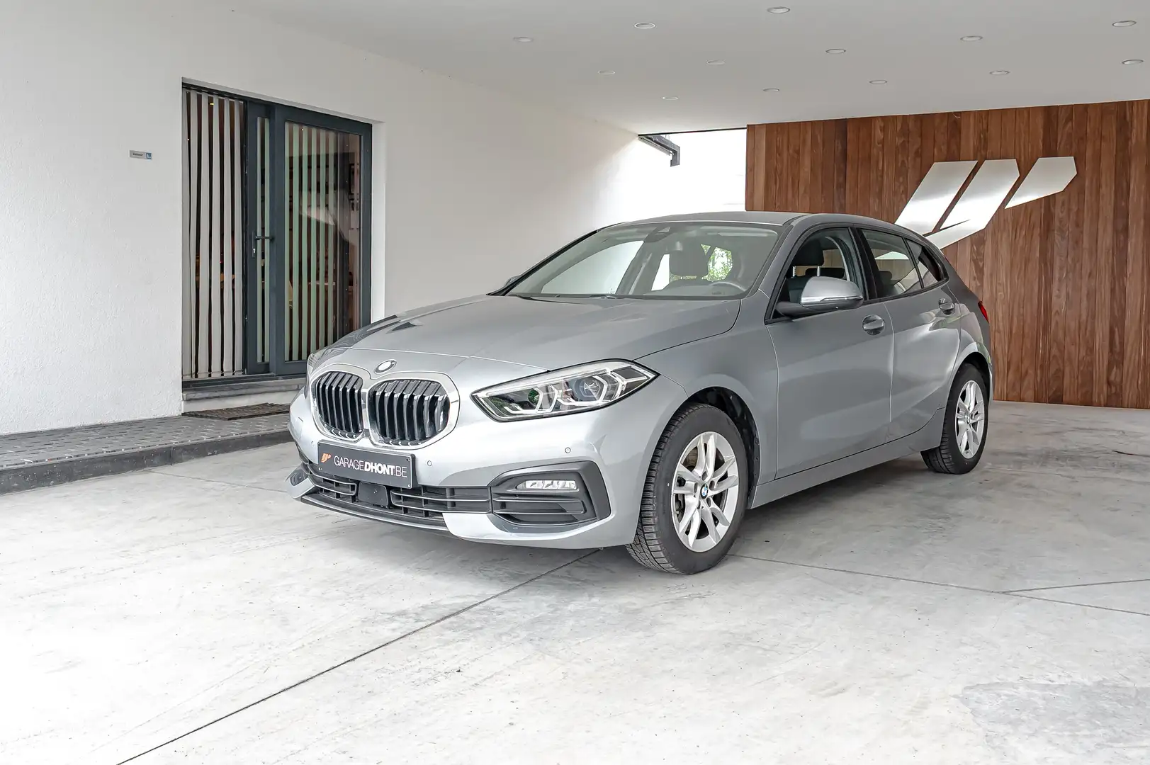 BMW 118 i, Zetelverwarming, stuurwielverwarming Grijs - 1