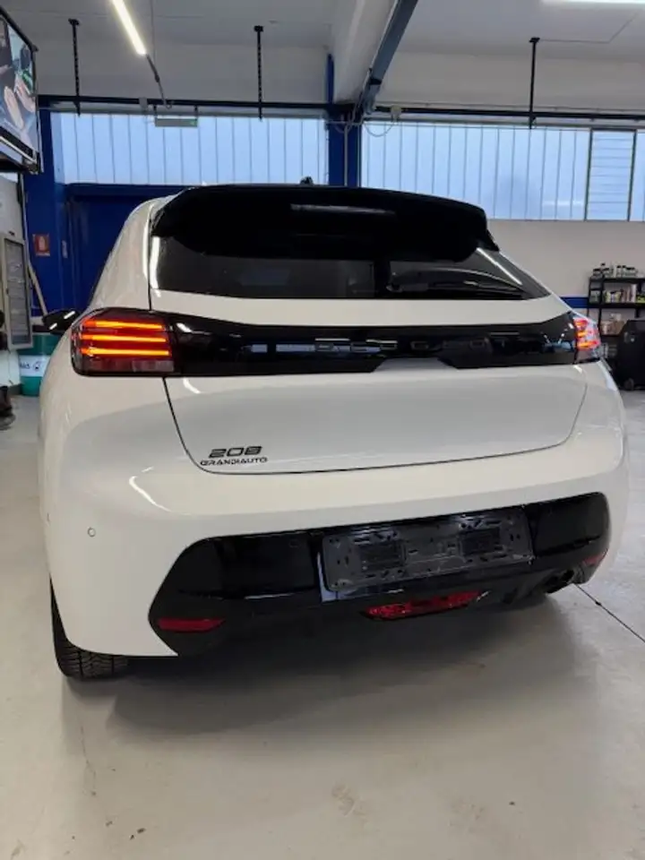 Peugeot 208 208 II 2023 1.2 puretech Allure s 3