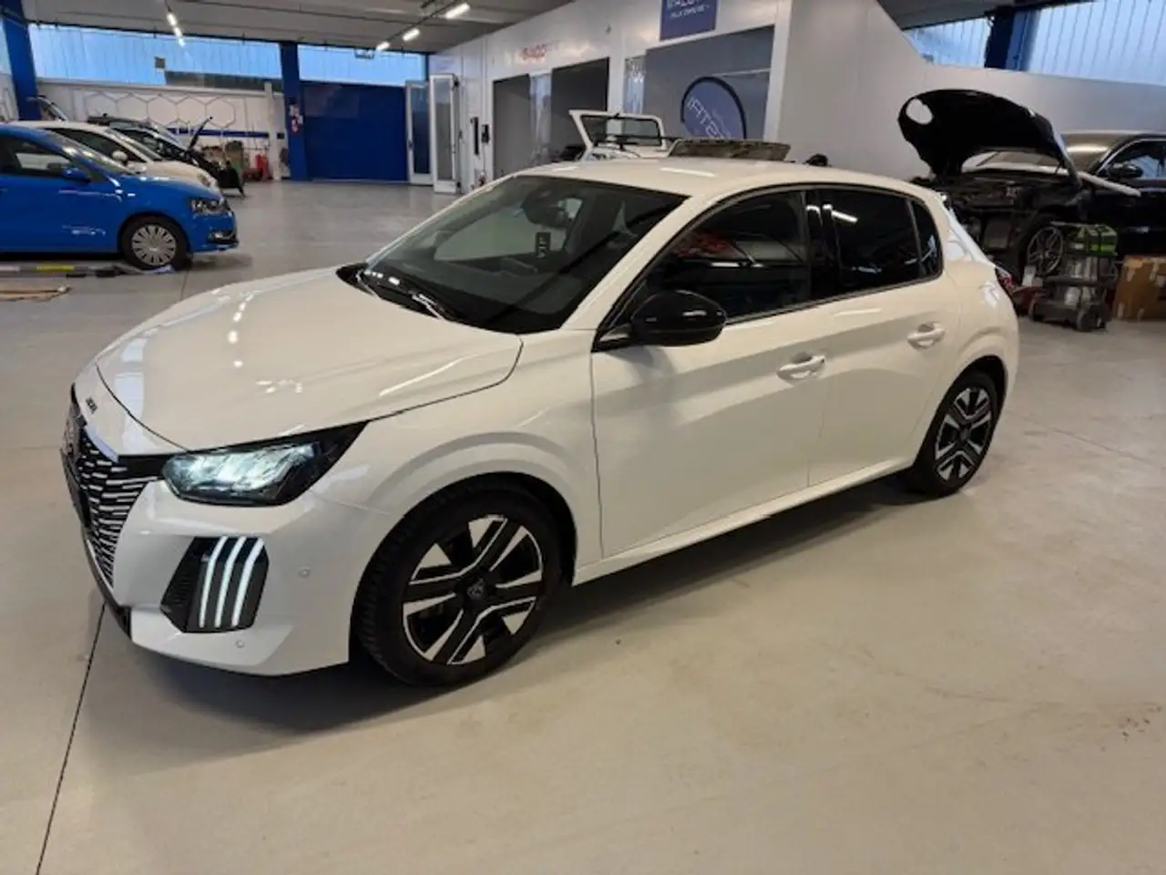 Peugeot 208 208 II 2023 1.2 puretech Allure s 2