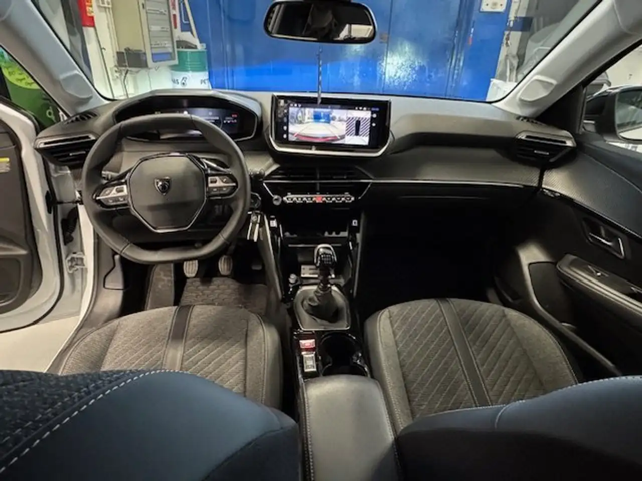 Peugeot 208 208 II 2023 1.2 puretech Allure s 8