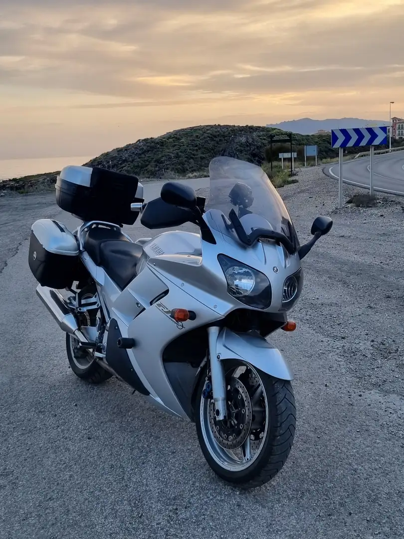 Yamaha FJR 1300 top box , panniers , sat nav , heated grips , cras Plateado - 1