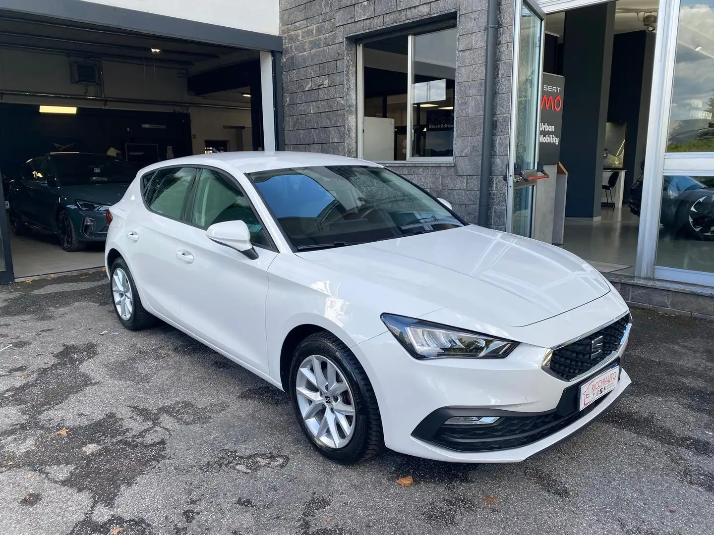 SEAT Leon Leon 1.0 tsi Style 90cv Blanco - 1