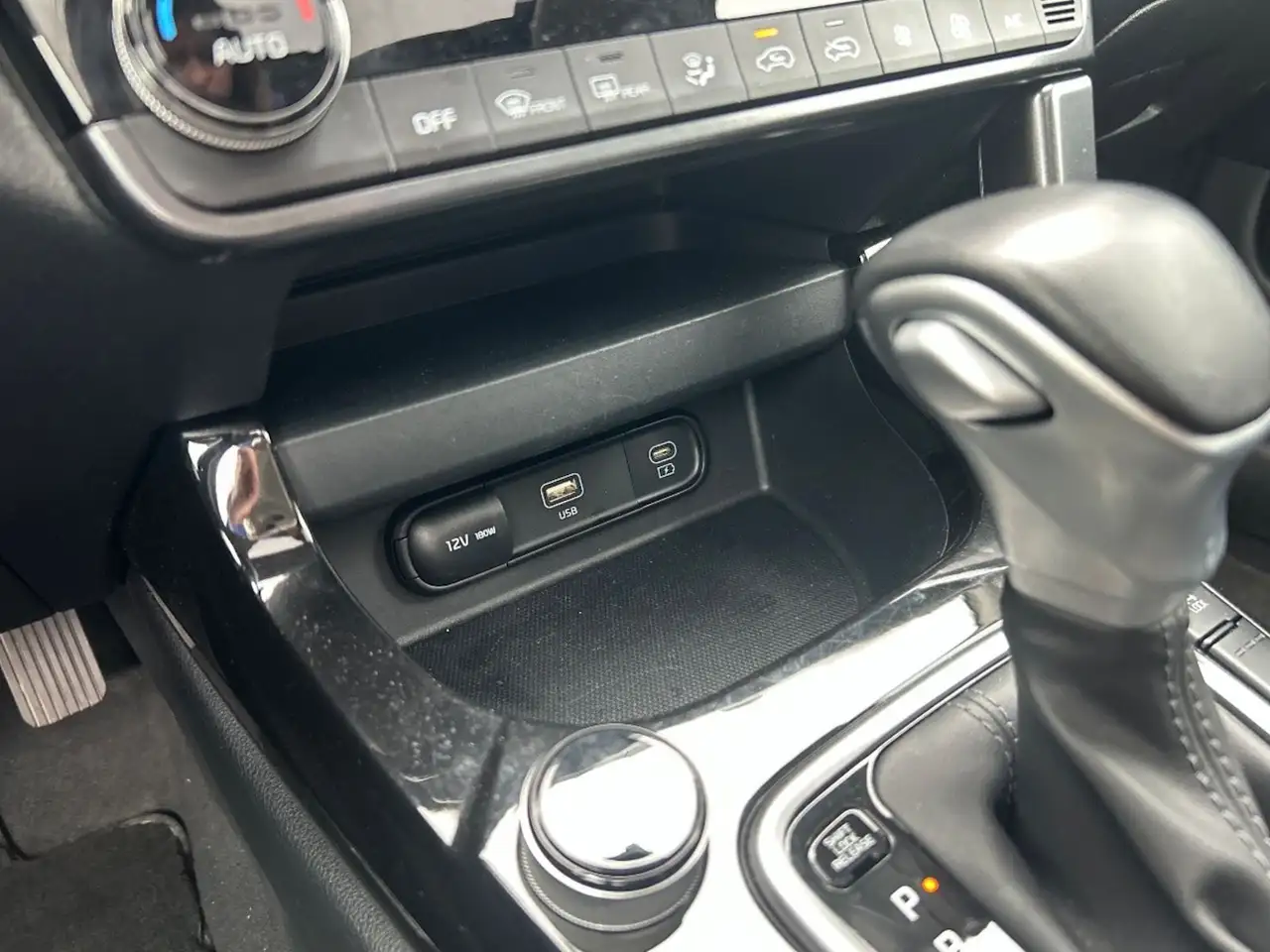 Kia Seltos снимка Kia Seltos