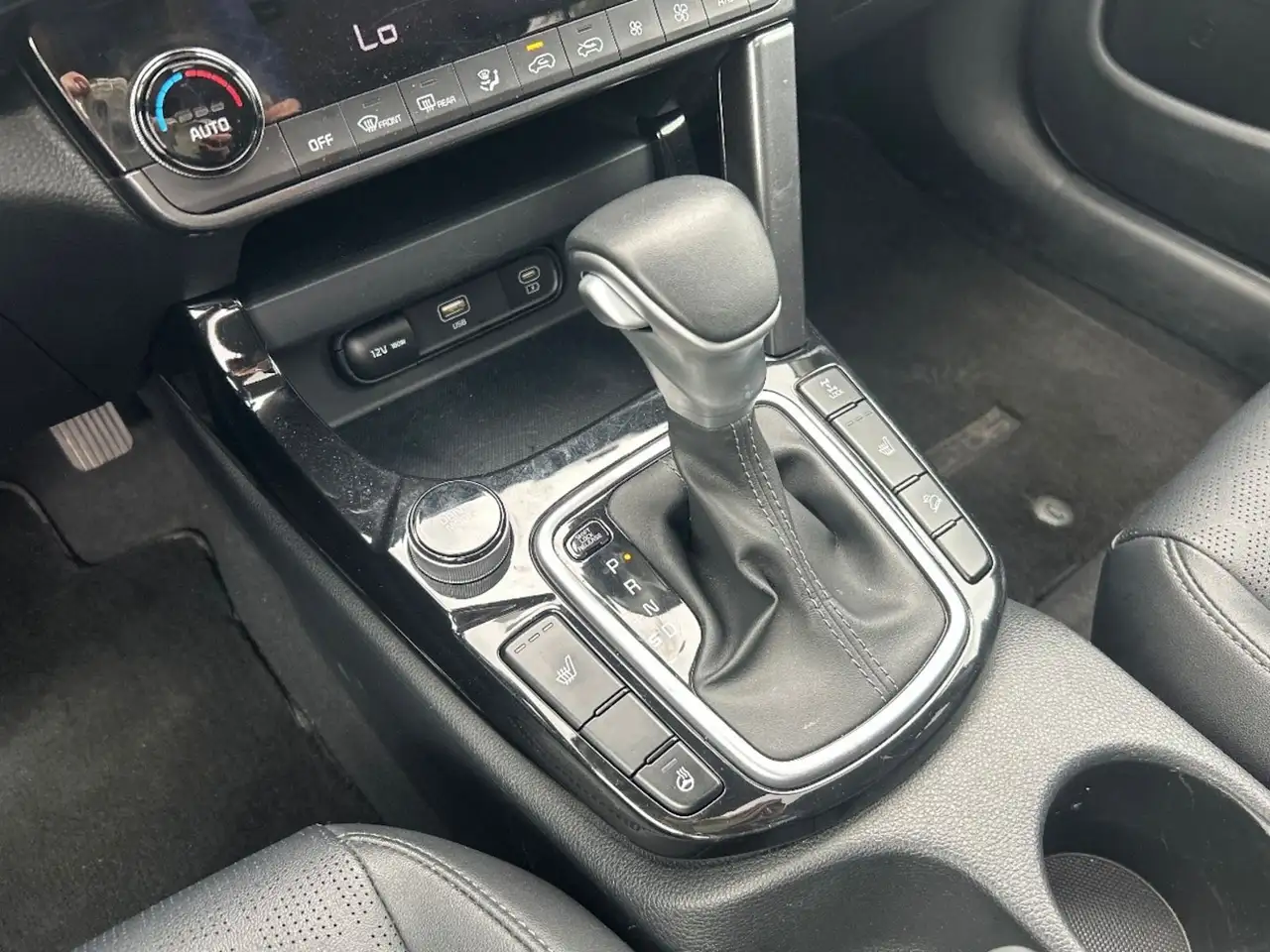 Kia Seltos снимка Kia Seltos