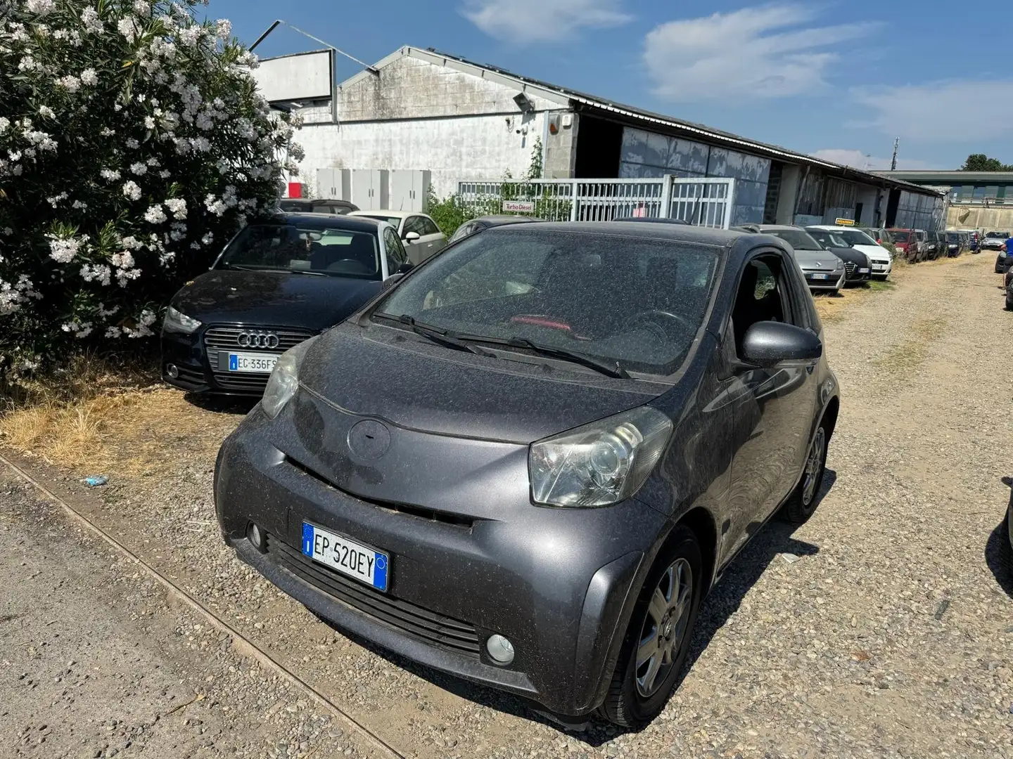 Toyota iQ iQ 1.0 cvt (multidrive) E5 Grigio - 2