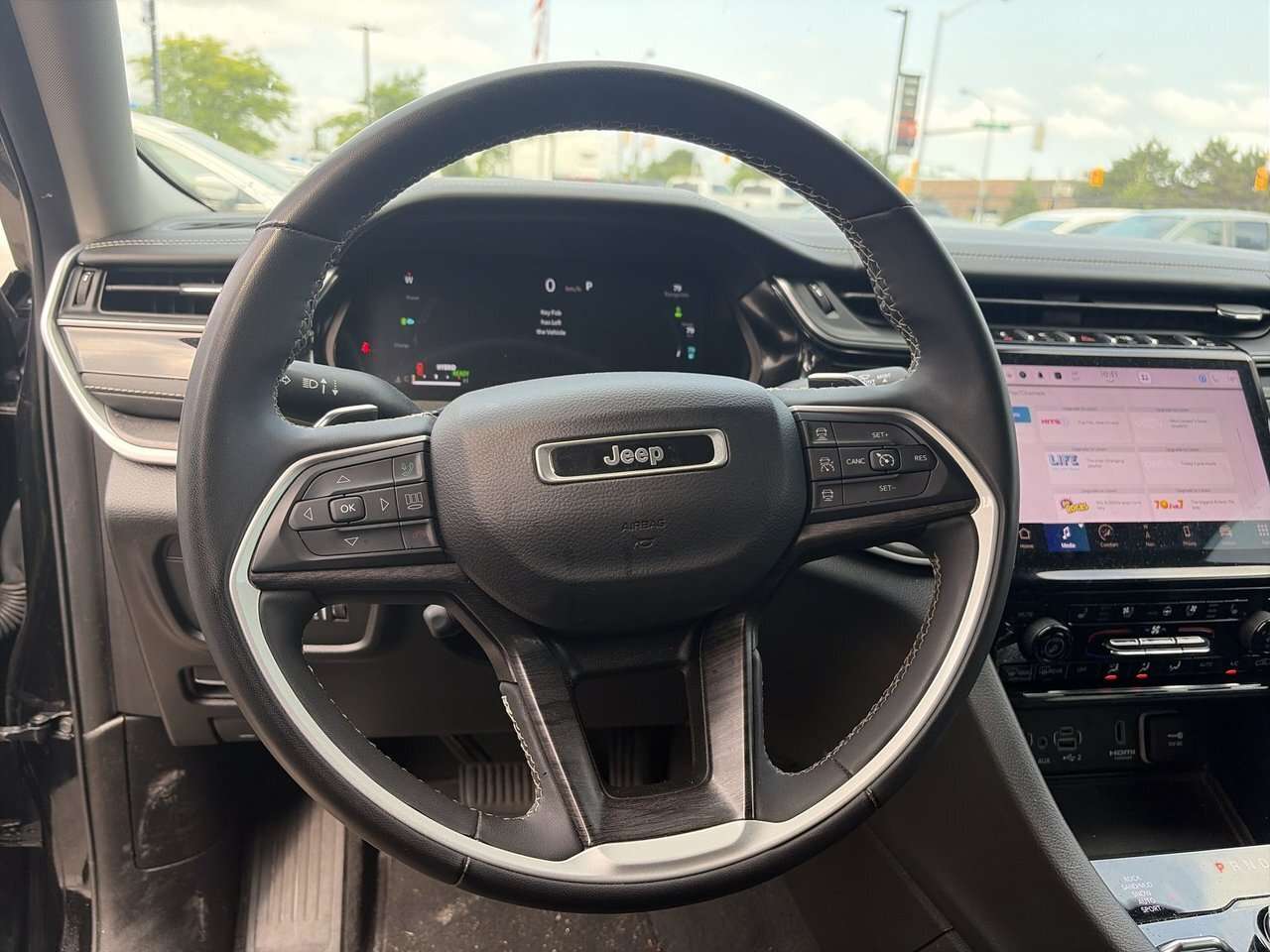 used 2022 Jeep Grand Cherokee car, priced at $32,999
