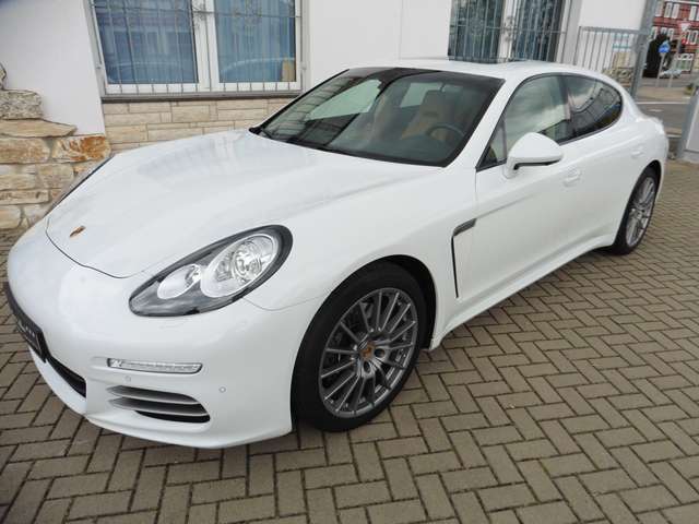 Imagine Porsche Panamera 4 Edition*XENON*NAVI*WR*el.Dach*Bose*Memory...