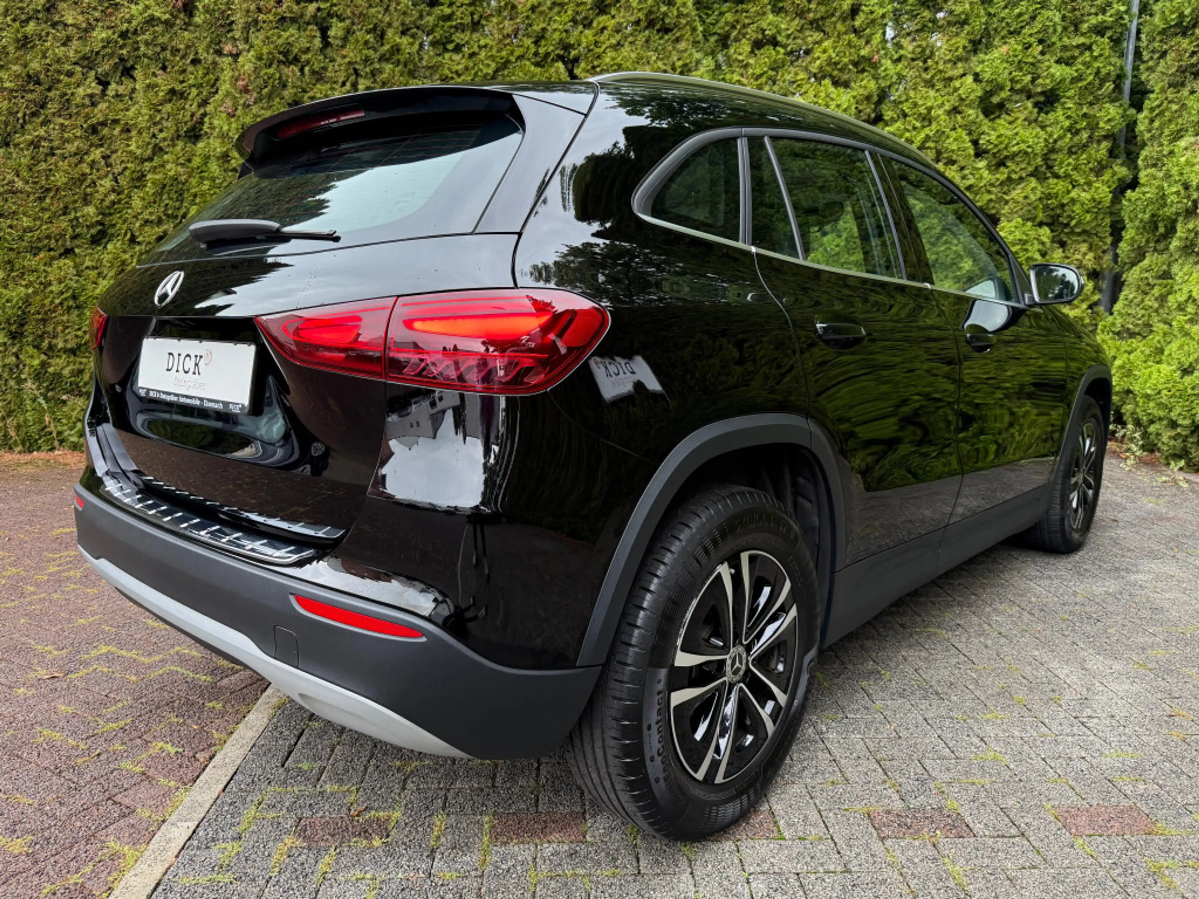 Mercedes-Benz GLA 180 7G LED+MBUX+VIRT+SHZ+KAM+T-LEDER+NAV+DAB — photo 7