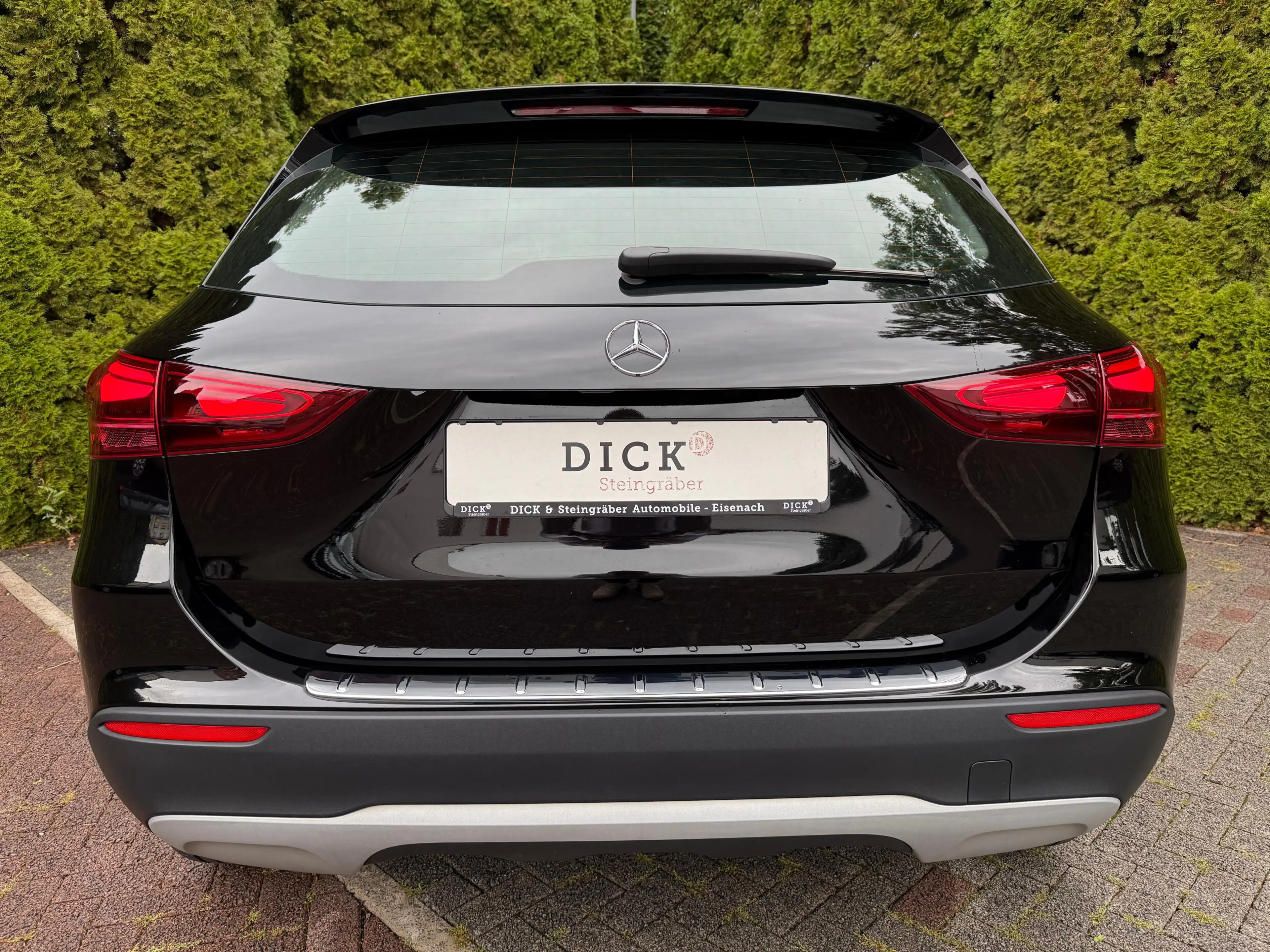 Mercedes-Benz GLA 180 7G LED+MBUX+VIRT+SHZ+KAM+T-LEDER+NAV+DAB — photo 6