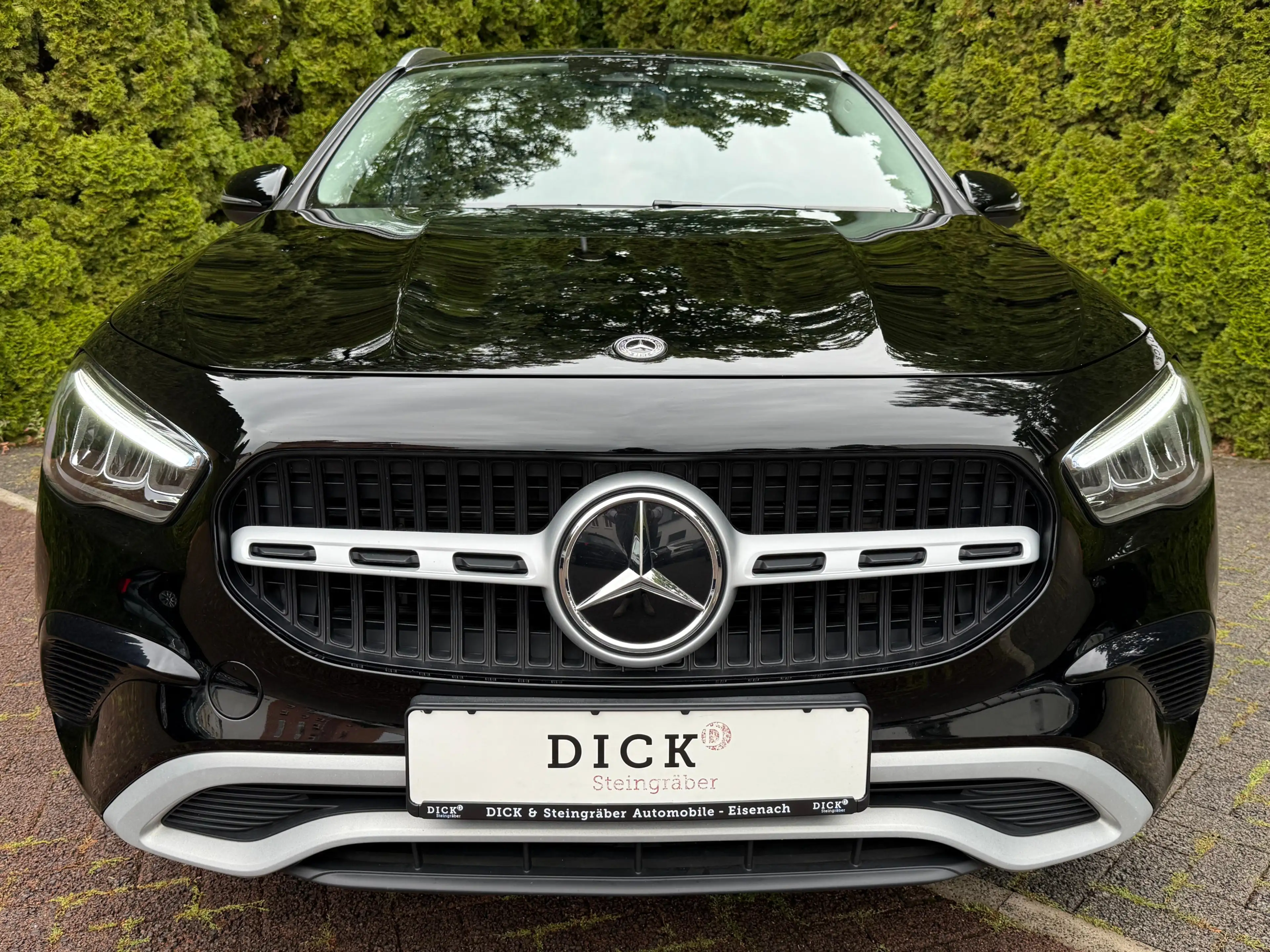 Mercedes-Benz GLA 180 7G LED+MBUX+VIRT+SHZ+KAM+T-LEDER+NAV+DAB — photo 2