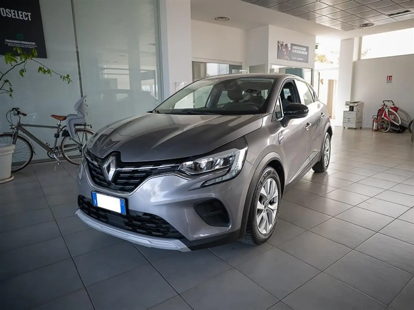 Renault Captur II Business Edition 1.5 dci 95Cv 36 mesi garanzia Gris - 1