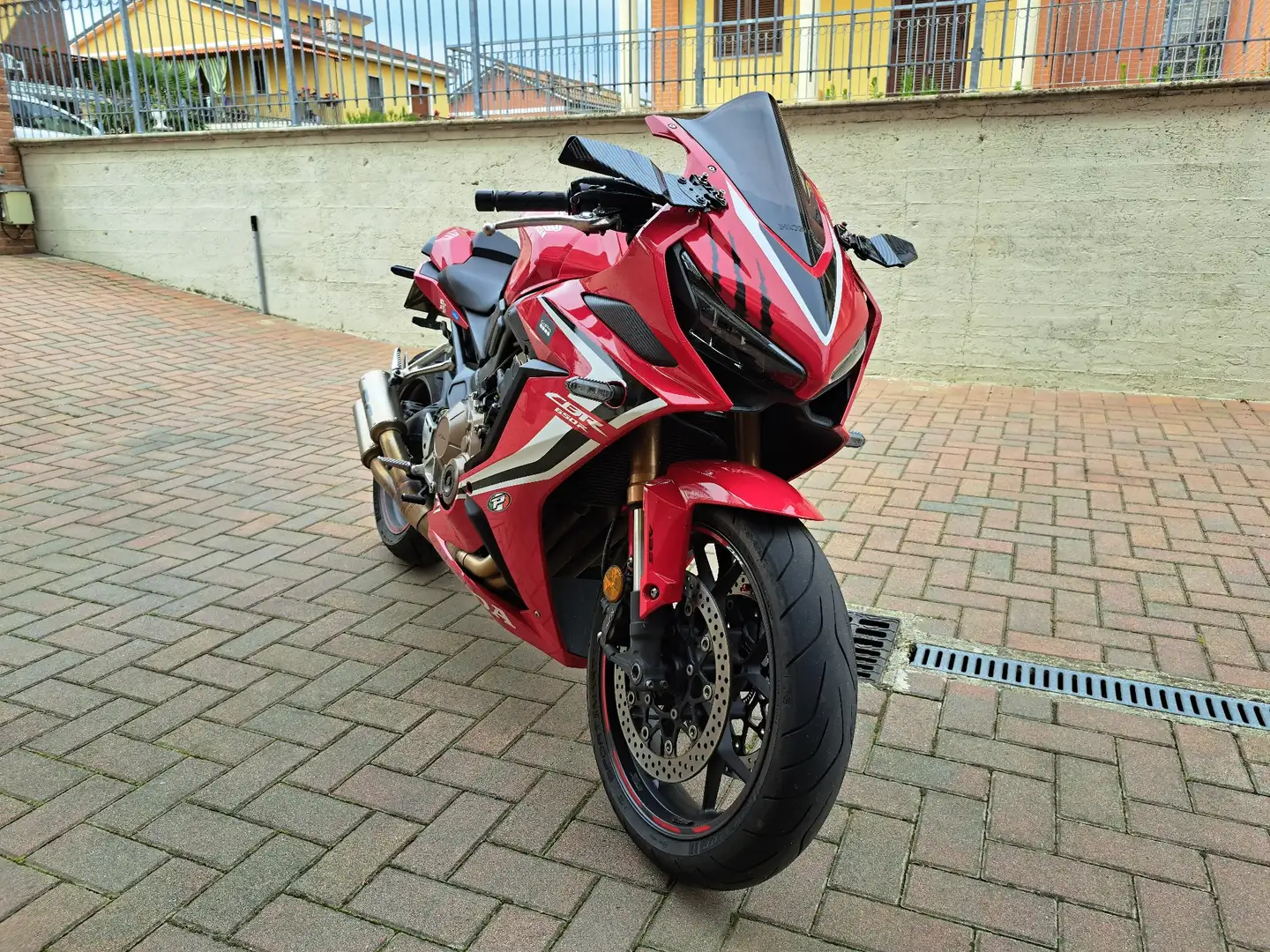 Honda CBR 650 R Rouge - 1