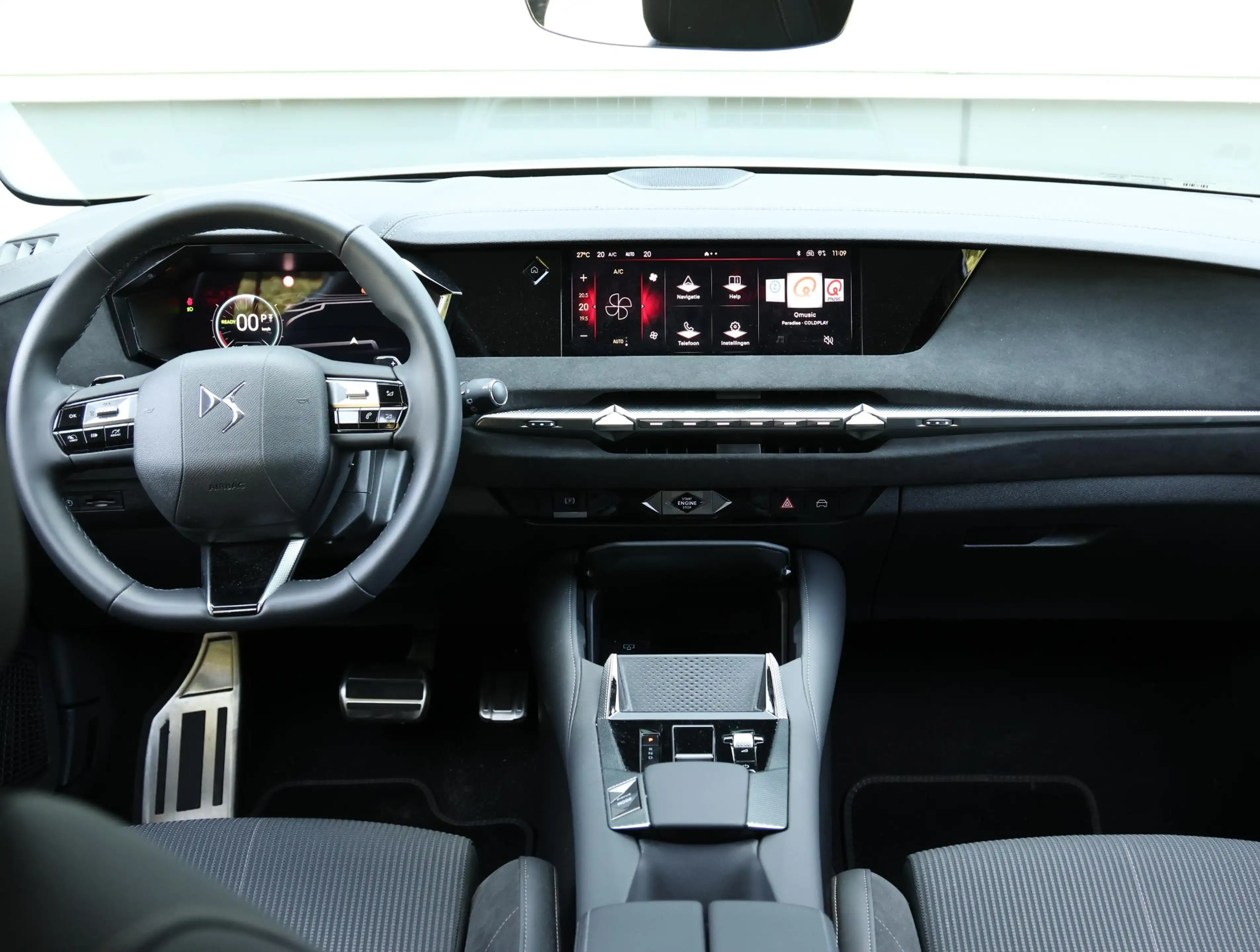 DS Automobiles N°4 E-Tense Etoile Absolute Comfort Tech Pack 58.3 kWh — photo 14