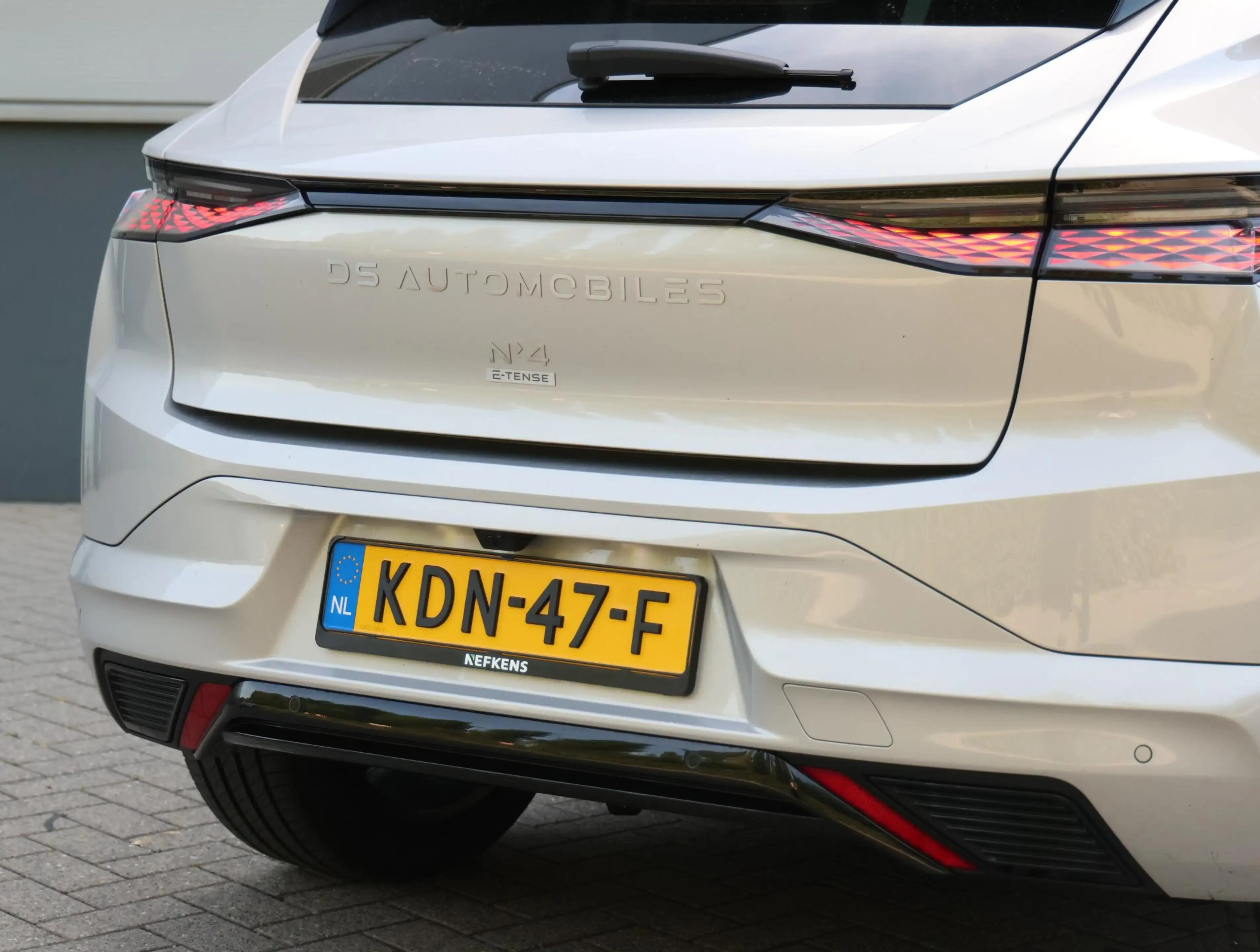 DS Automobiles N°4 E-Tense Etoile Absolute Comfort Tech Pack 58.3 kWh — photo 7