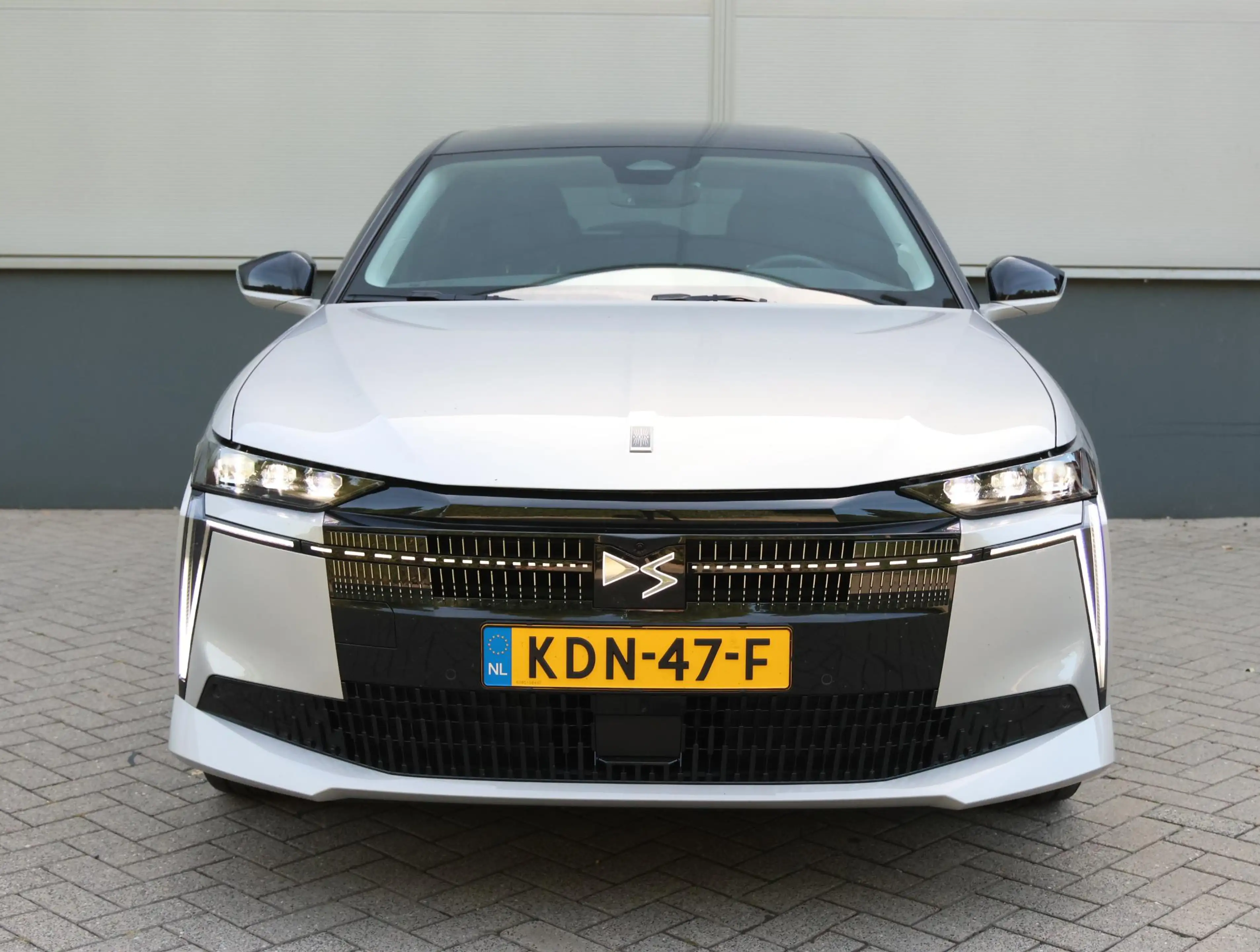 DS Automobiles N°4 E-Tense Etoile Absolute Comfort Tech Pack 58.3 kWh — photo 5