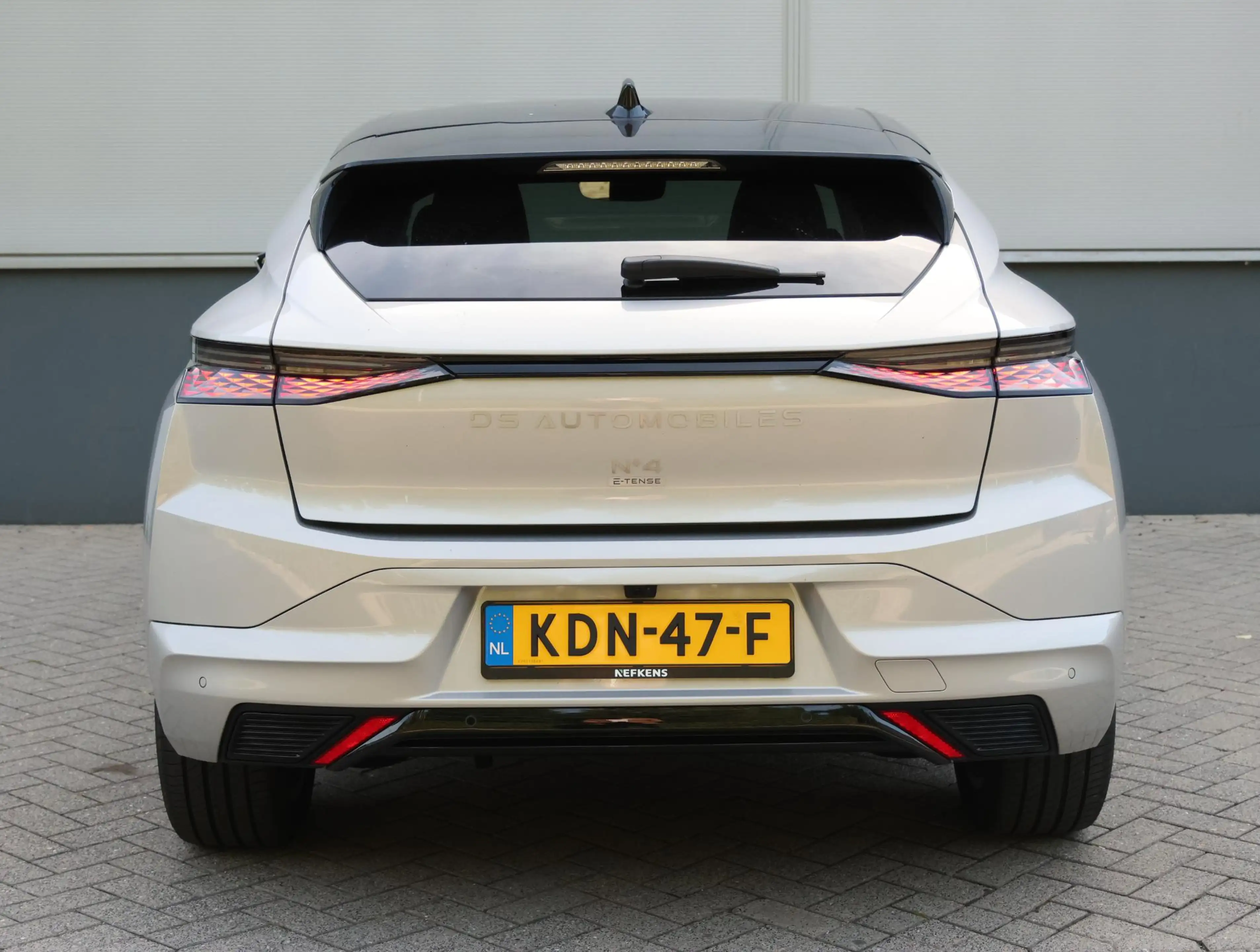 DS Automobiles N°4 E-Tense Etoile Absolute Comfort Tech Pack 58.3 kWh — photo 8