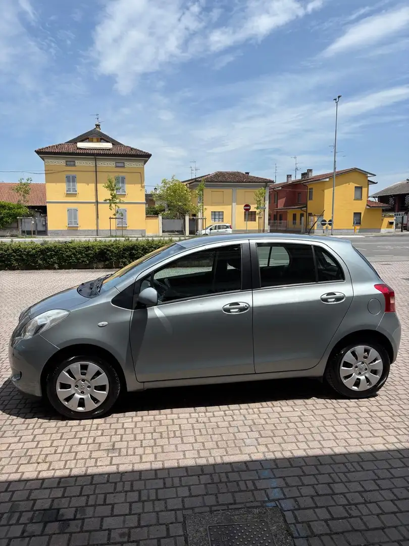 Toyota Yaris 5p 1.0 Sol - 2