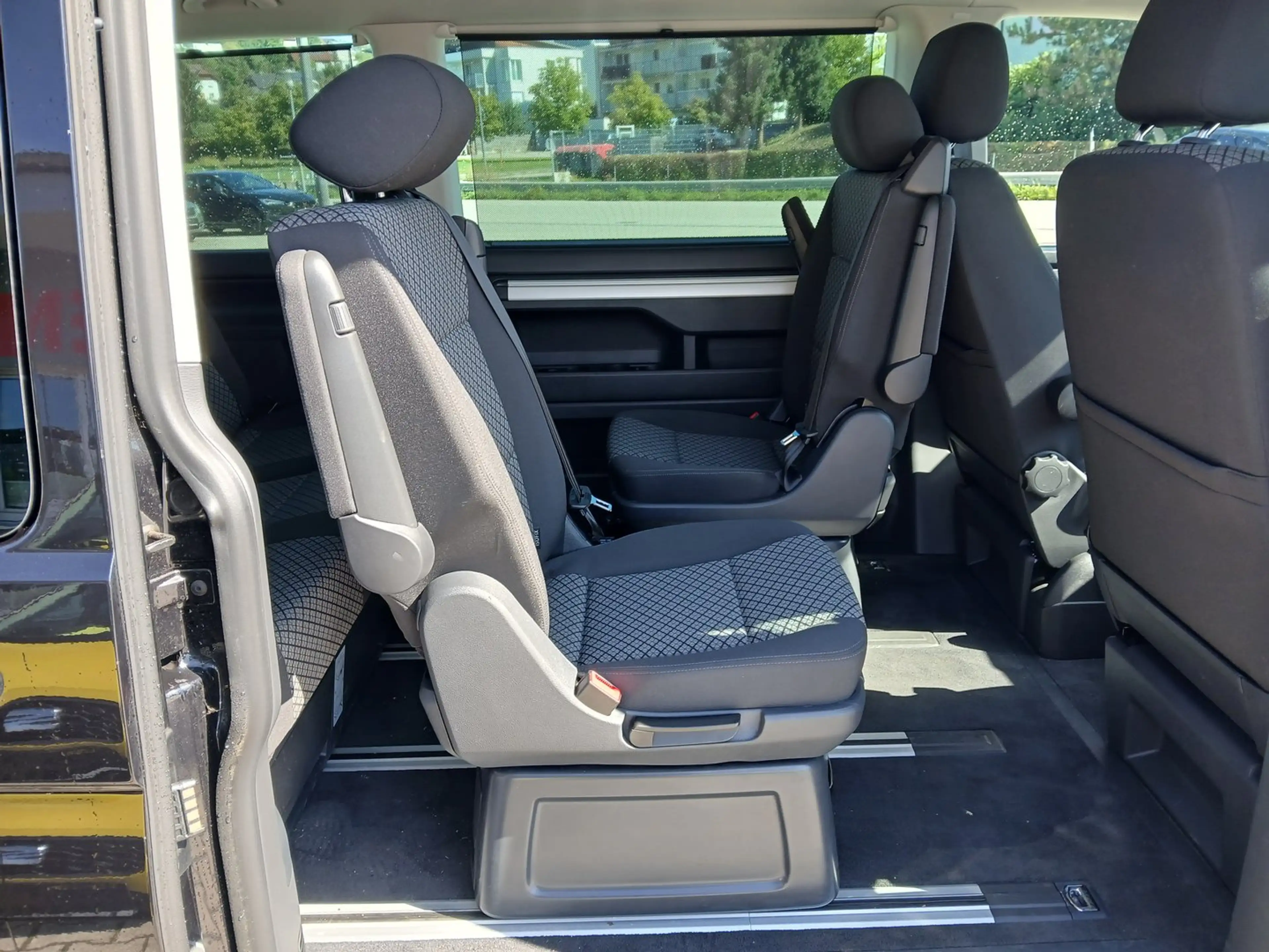 Volkswagen T6.1 Multivan VW T6.1 Multivan Trendline TDI — photo 6