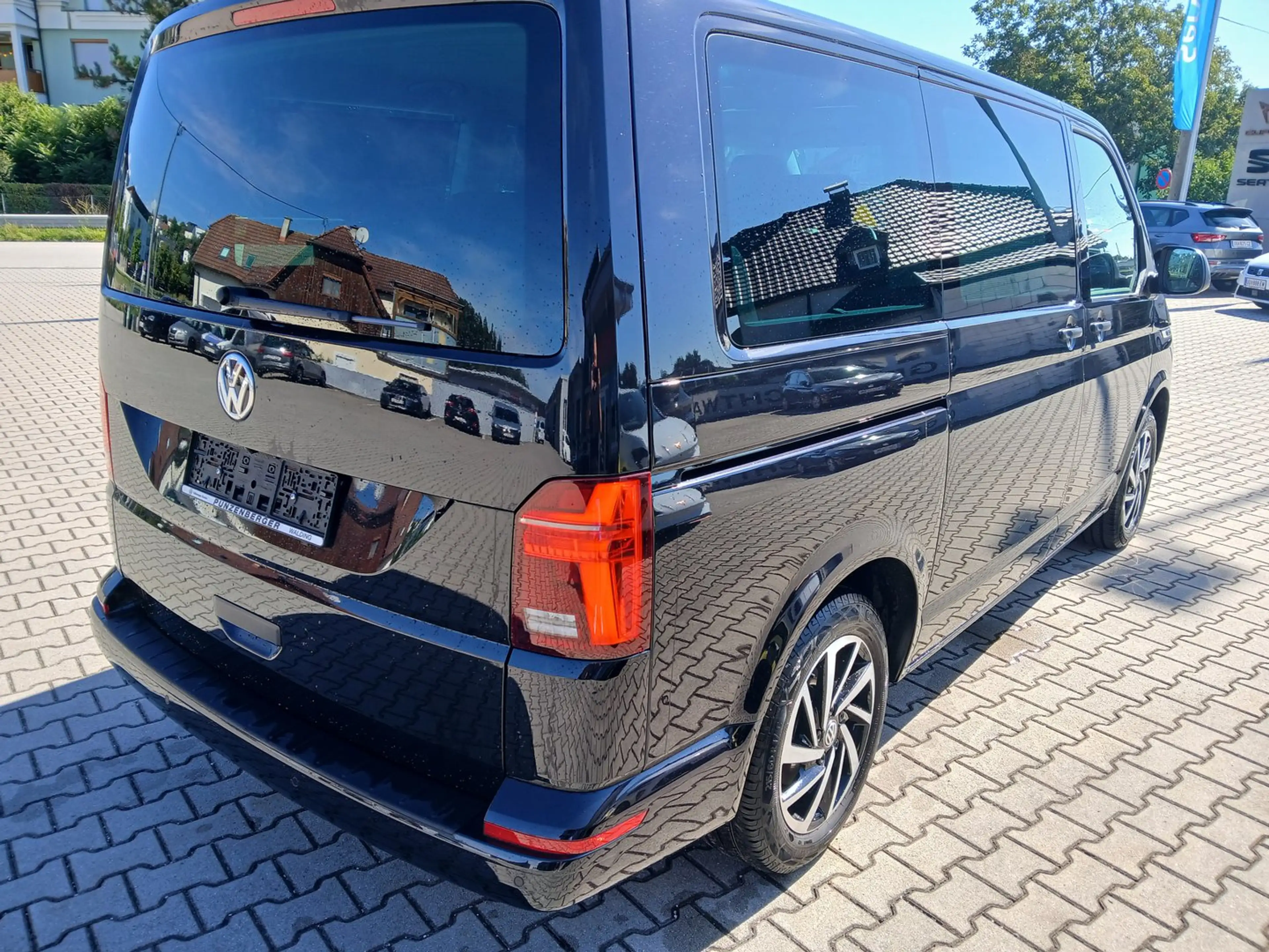 Volkswagen T6.1 Multivan VW T6.1 Multivan Trendline TDI — photo 8