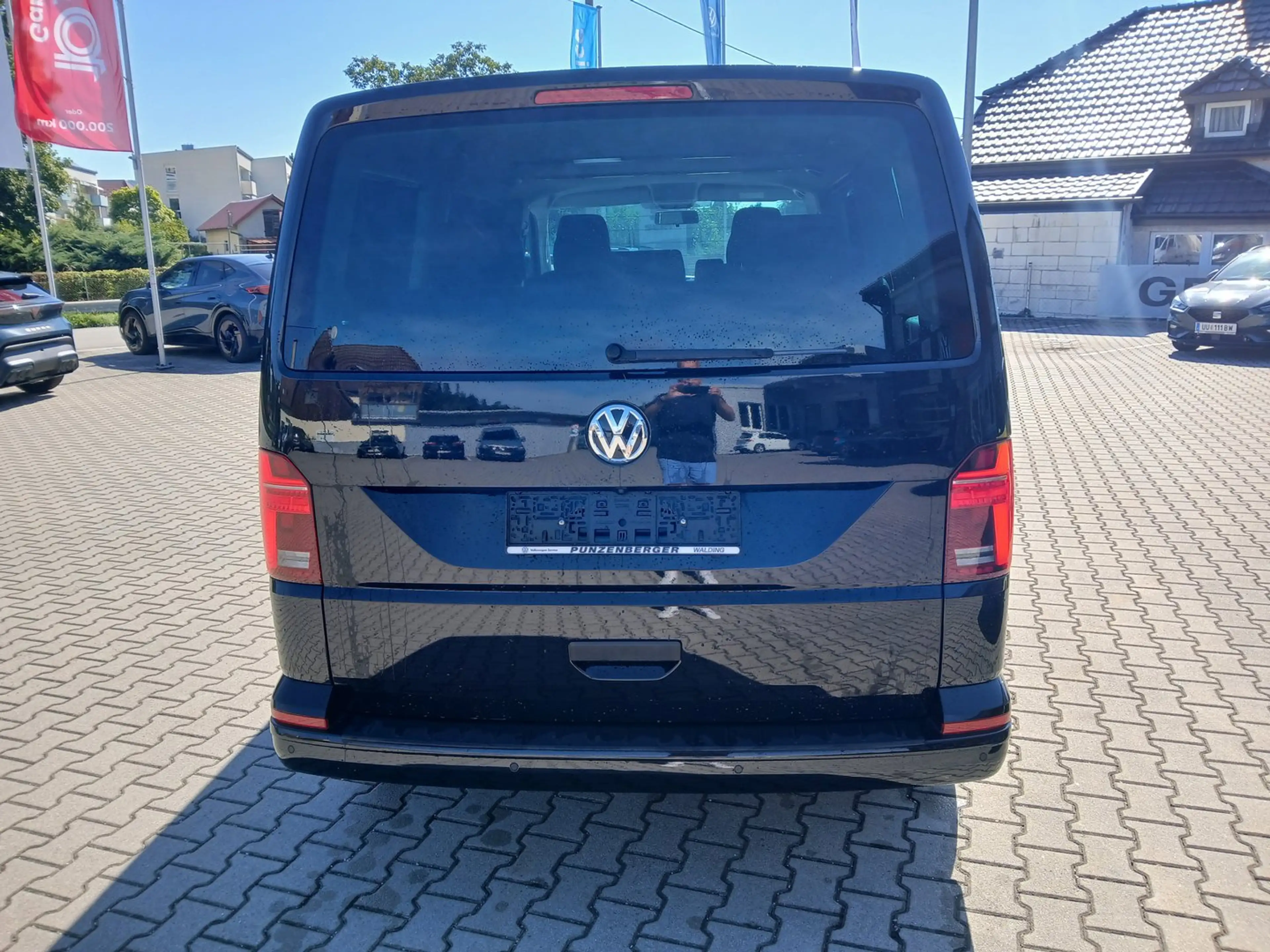 Volkswagen T6.1 Multivan VW T6.1 Multivan Trendline TDI — photo 9