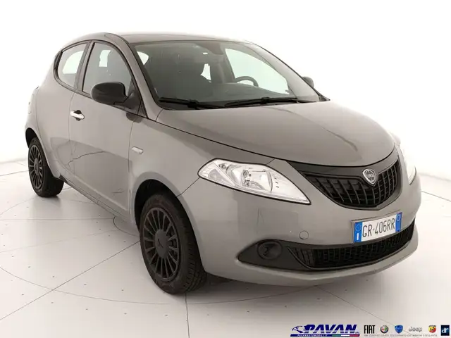 Lancia Ypsilon view 3