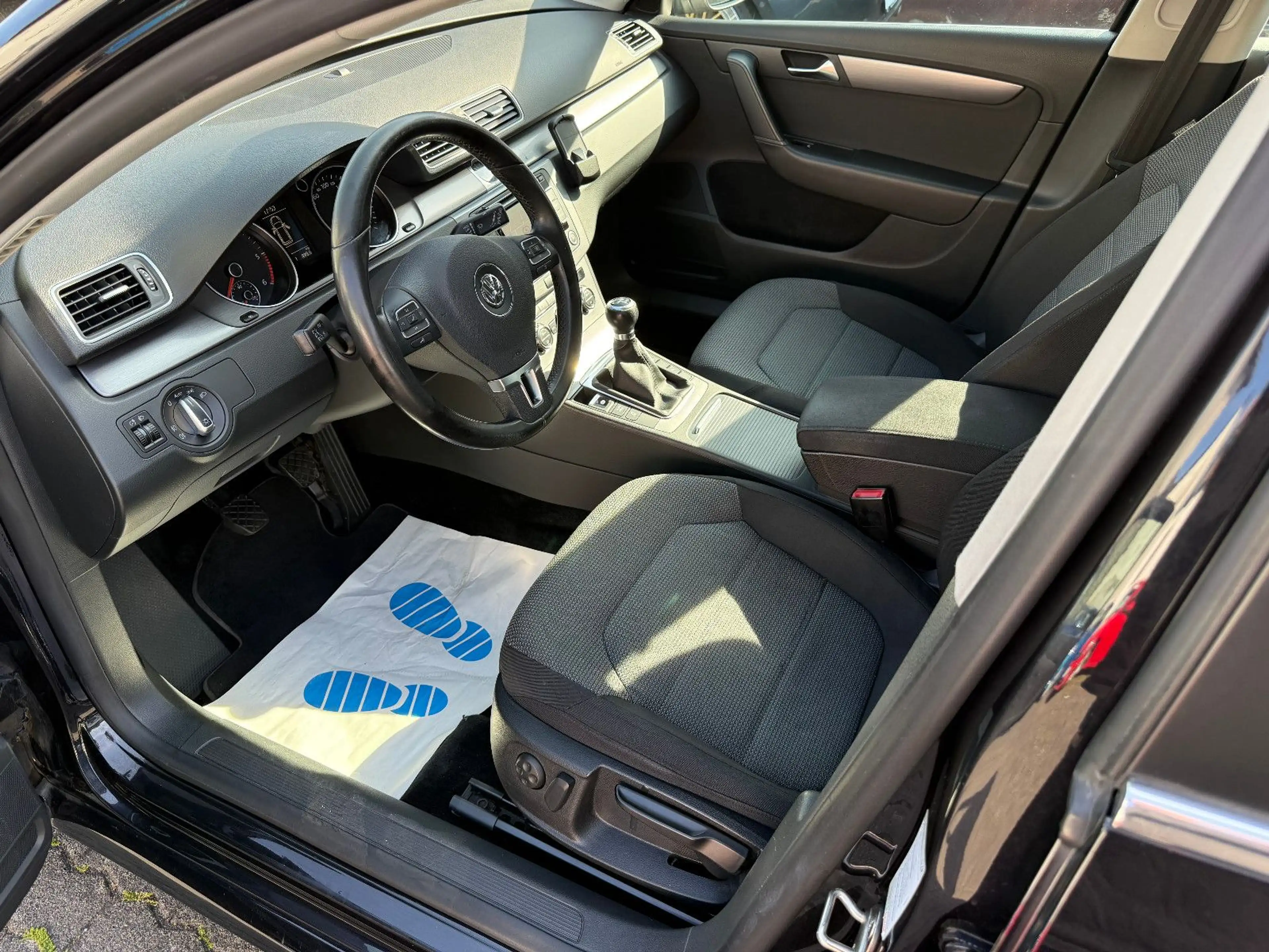 Volkswagen Passat Variant PASSAT 2.0 TDI VARIANT COMFORTLINE NAVI 2xPDC — photo 15