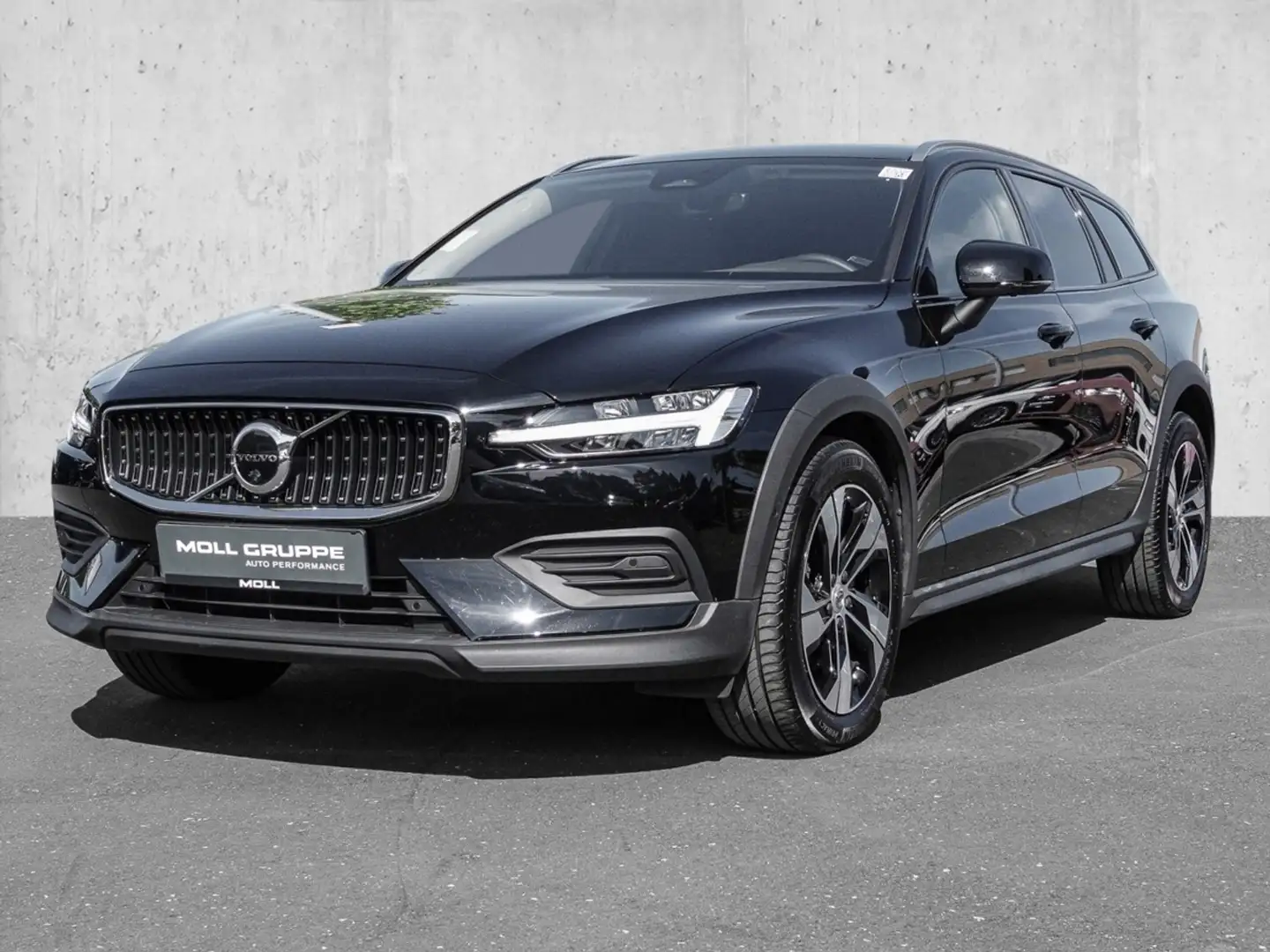 Volvo V60 Cross Country B4 AWD Plus Sthz. LED Schwarz - 2