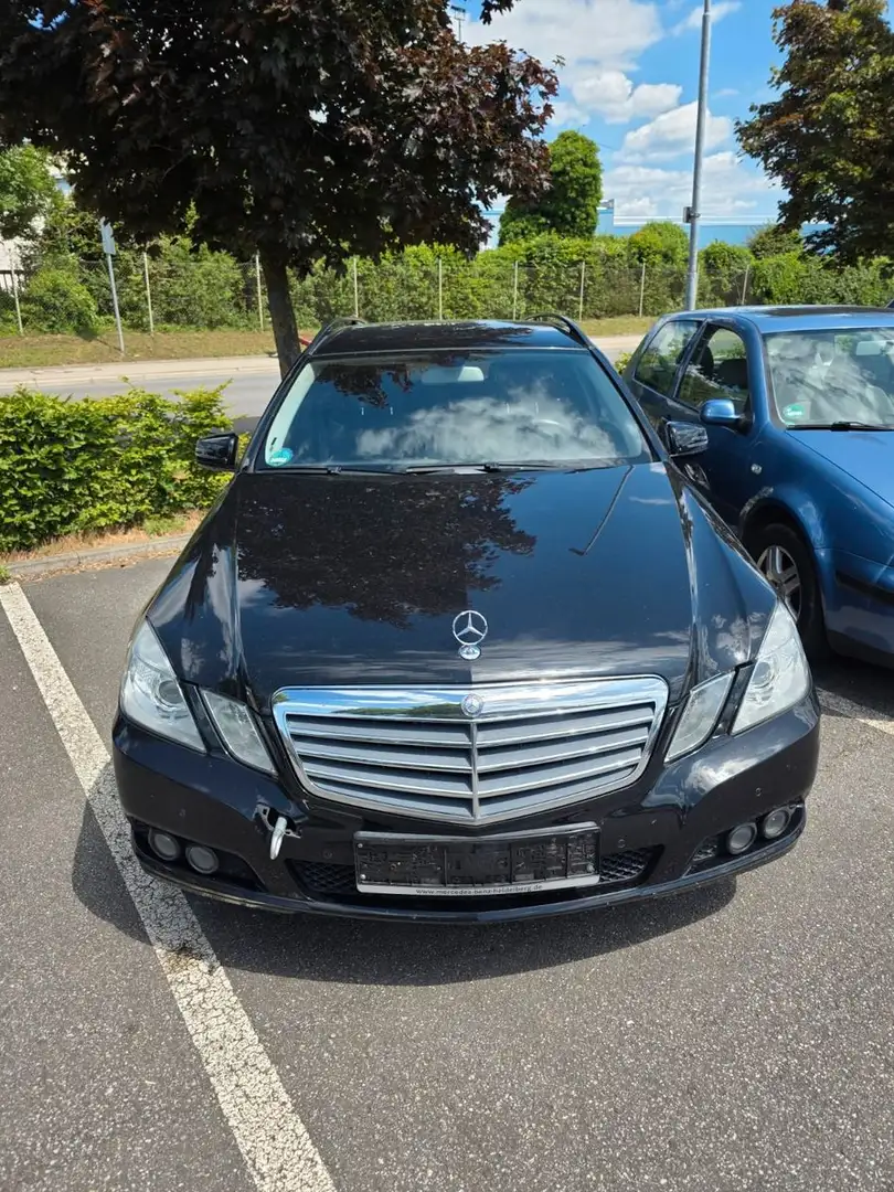 Mercedes-Benz E 220 CDI T BlueEFFICIENCY AVANTGARDE - 2
