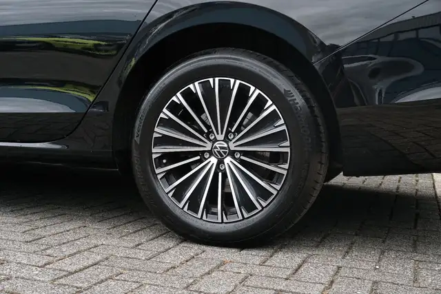 Volkswagen Passat view 15