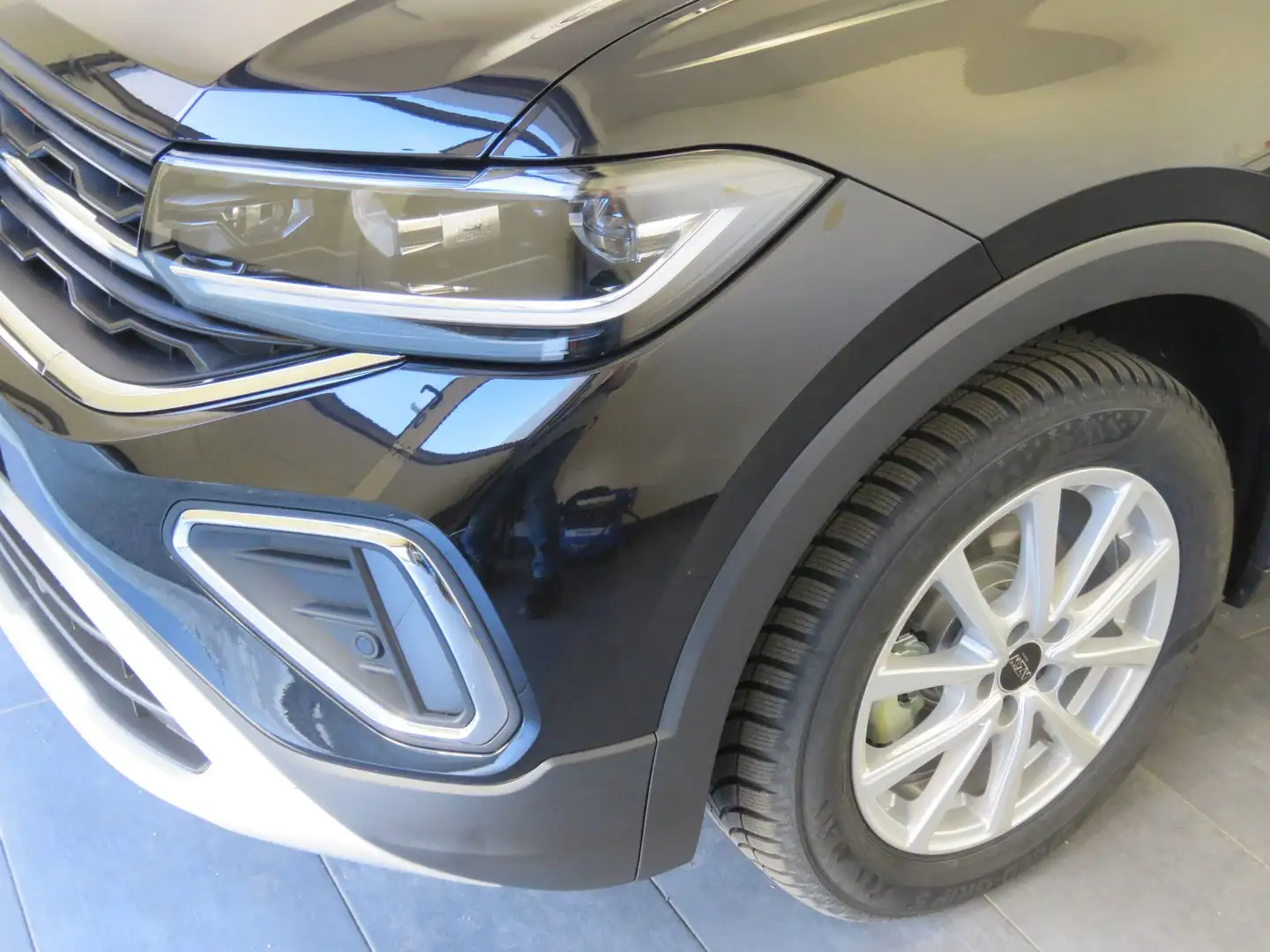 Volkswagen T-Cross Friends TSI DSG Schwarz - 2