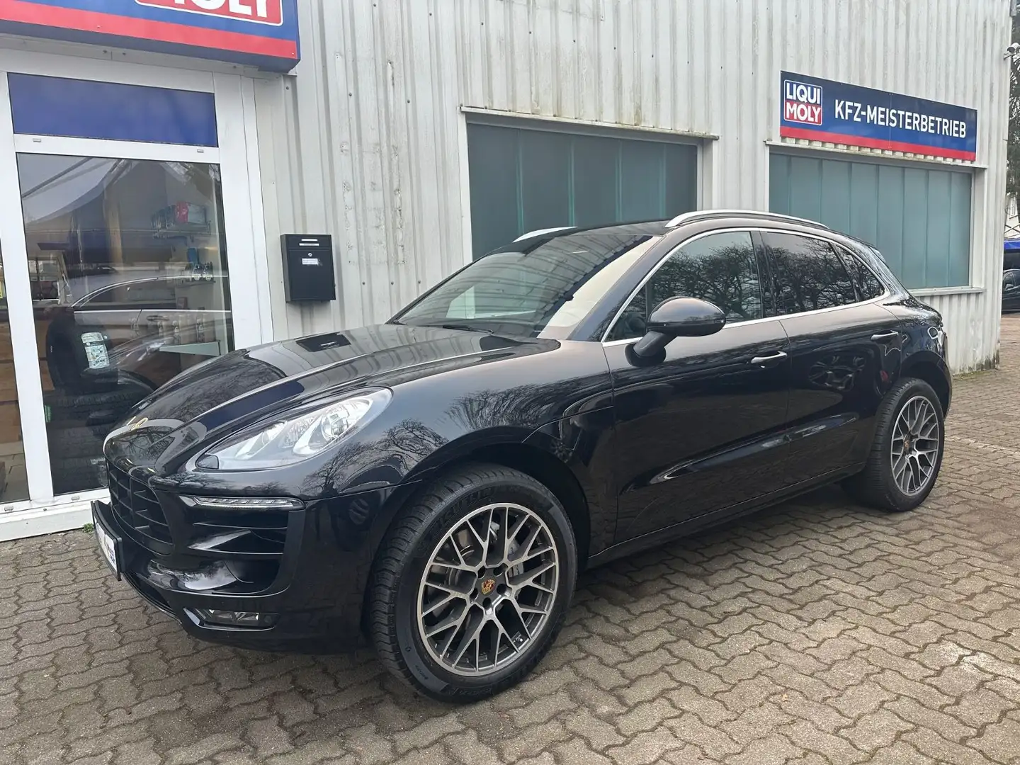 Porsche Macan S Diesel Sport-Design-Paket / 1-Hand Schwarz - 2