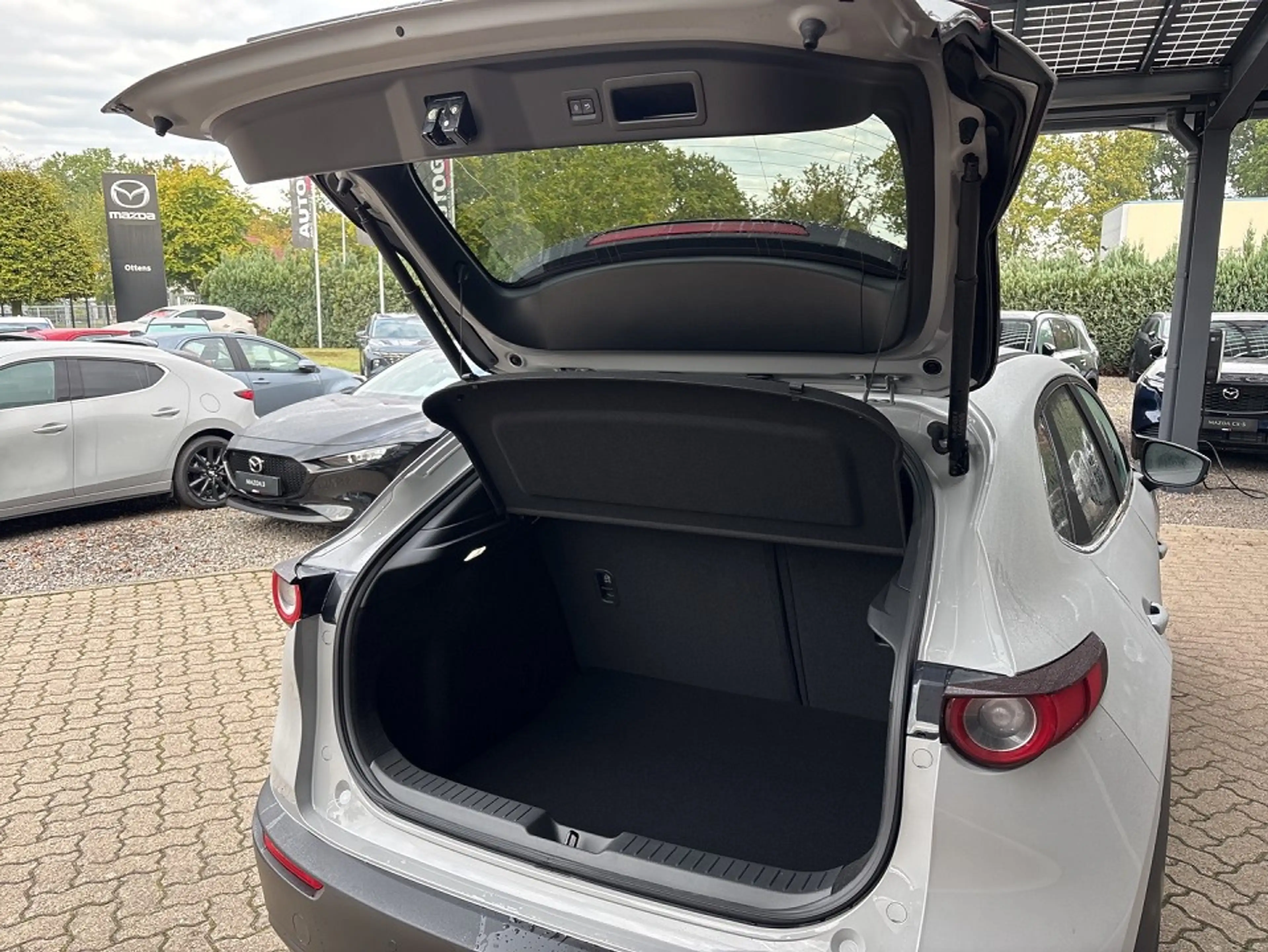 Mazda CX-30 2.5i Centre-Line Design Paket; LED — photo 5