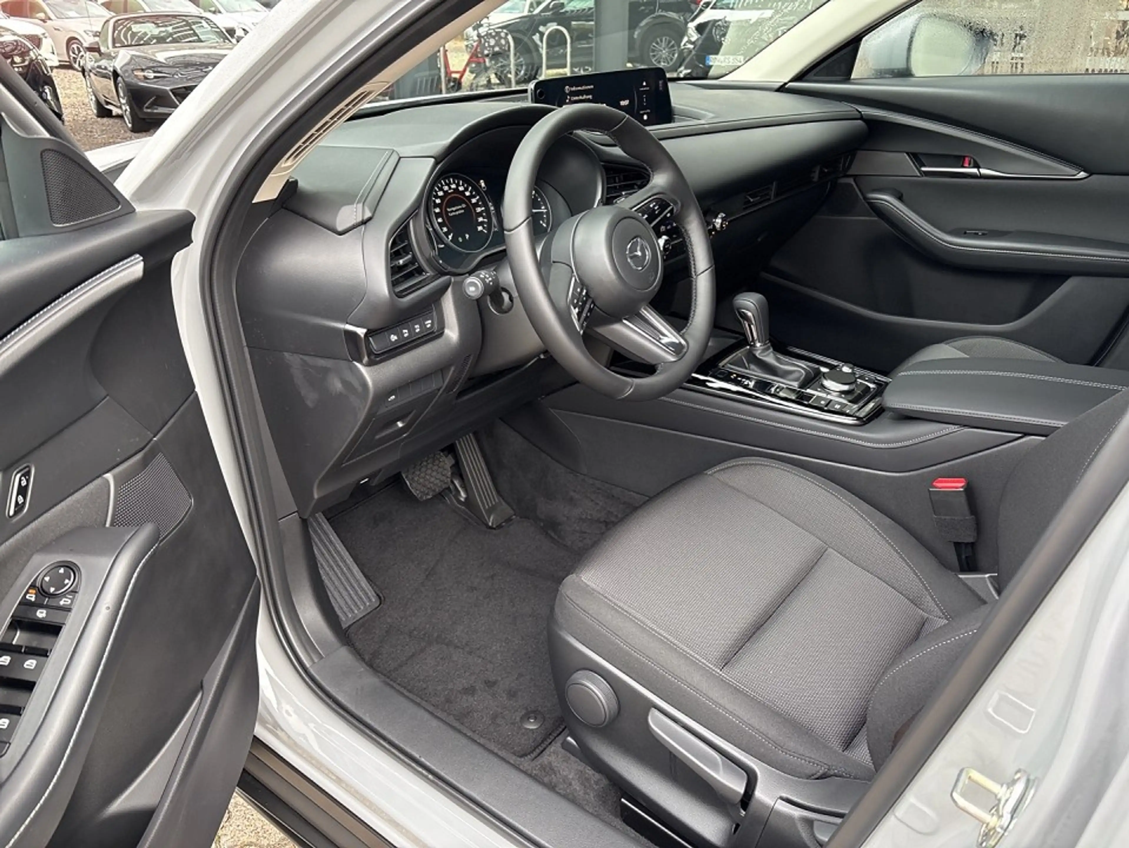 Mazda CX-30 2.5i Centre-Line Design Paket; LED — photo 10