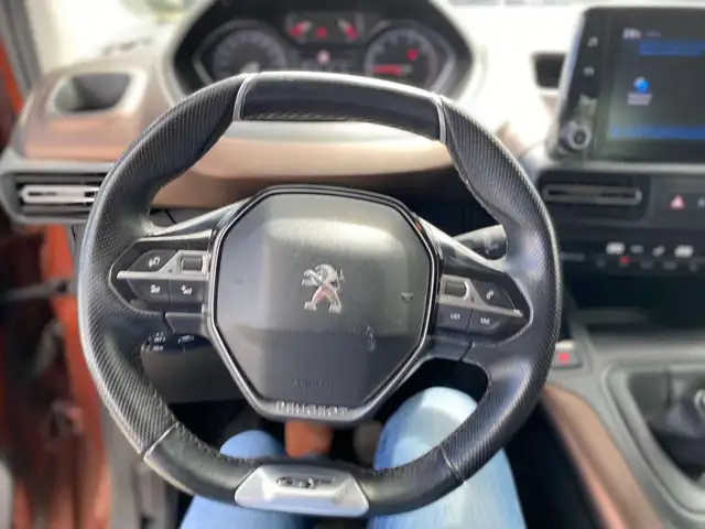 Peugeot Rifter view 8