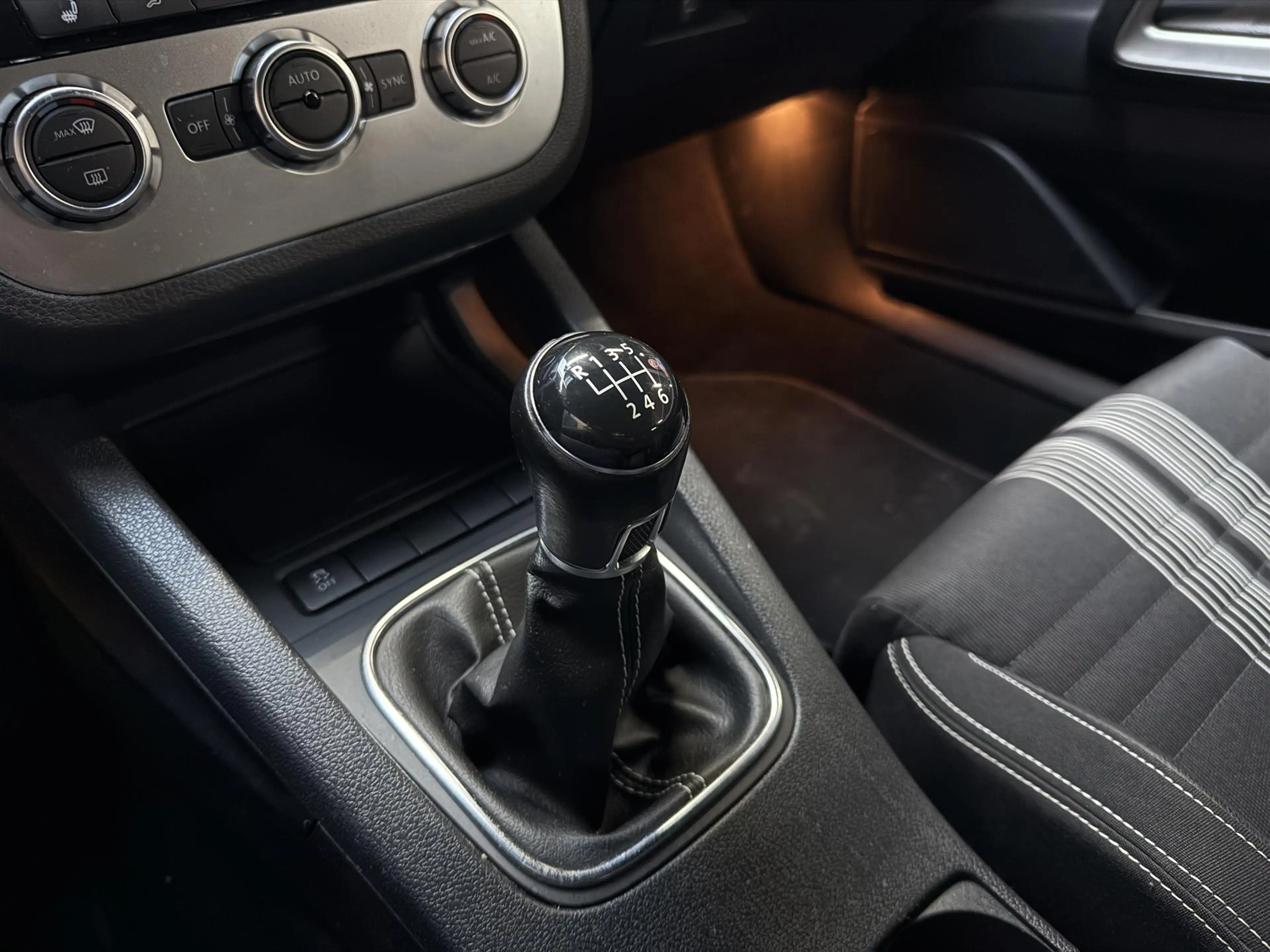 Volkswagen Scirocco 1.4 TSI 122PK MAXTON!! CRUISE!! Clima!! — photo 21