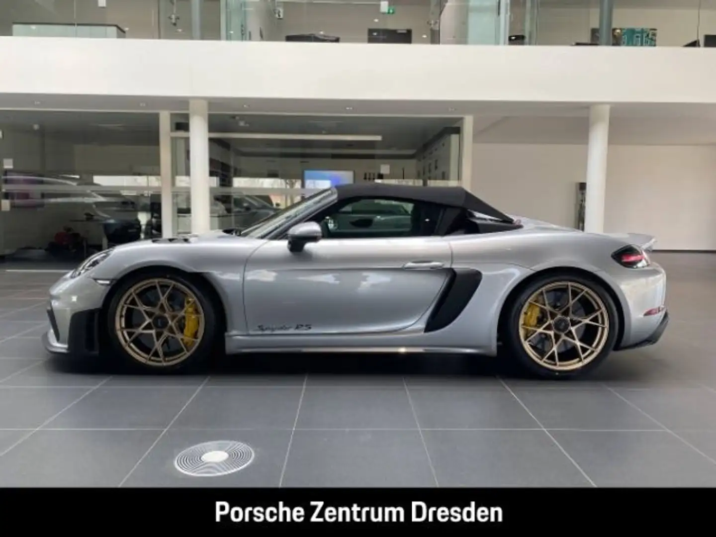 Porsche 718 Spyder RS Silber - 2