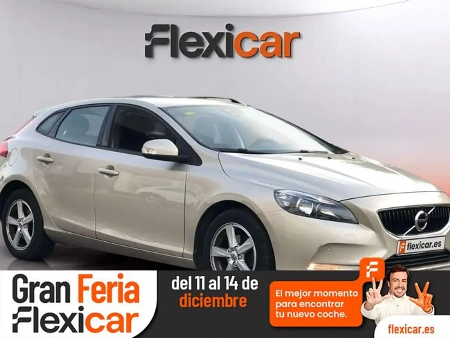 Volvo V40 D2 Kinetic 120 Beige - 1