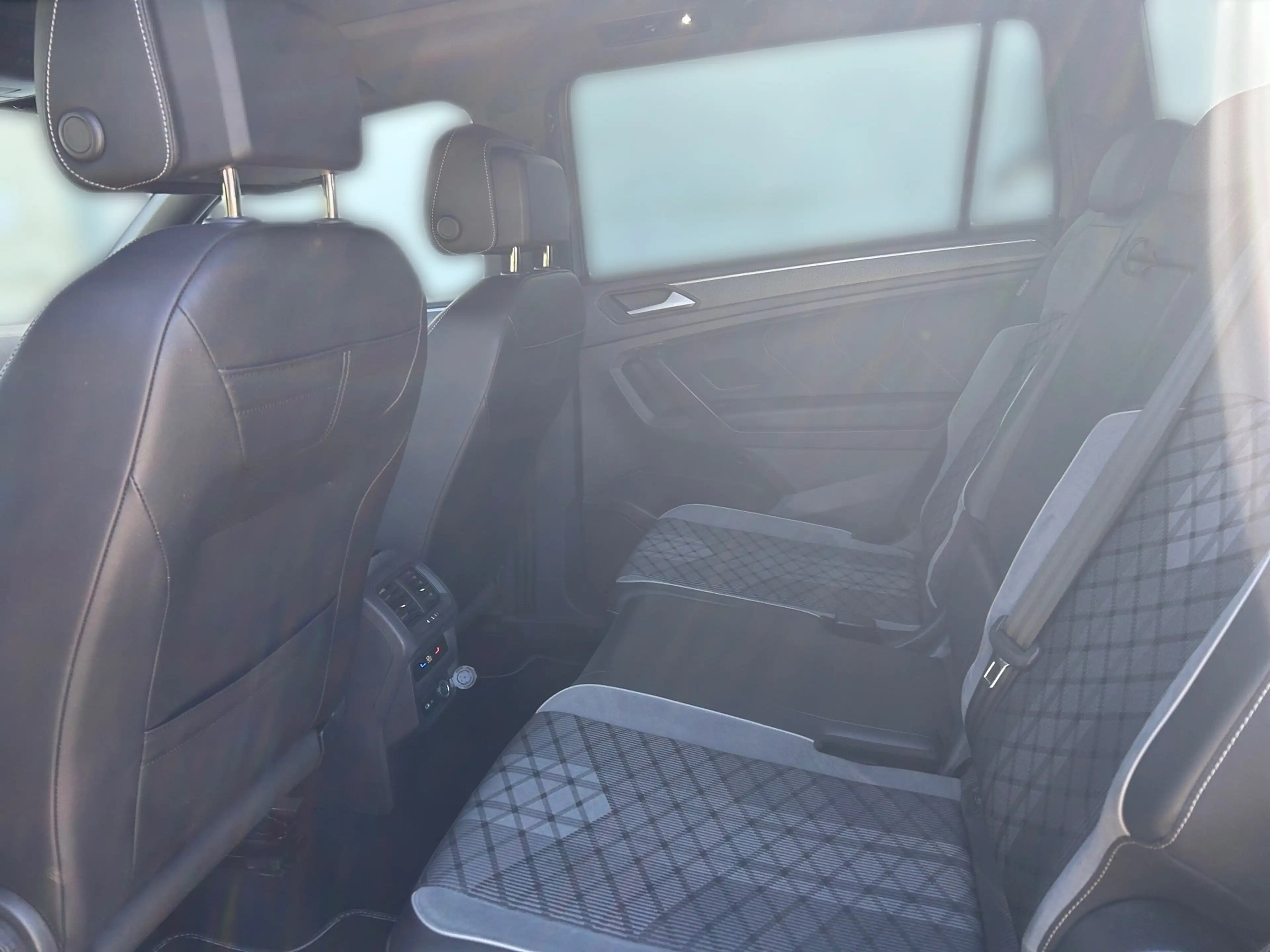 Volkswagen Tiguan Allspace 2.0 TDI 4M R-Line *7S*AHK*HEAD-UP* — photo 14