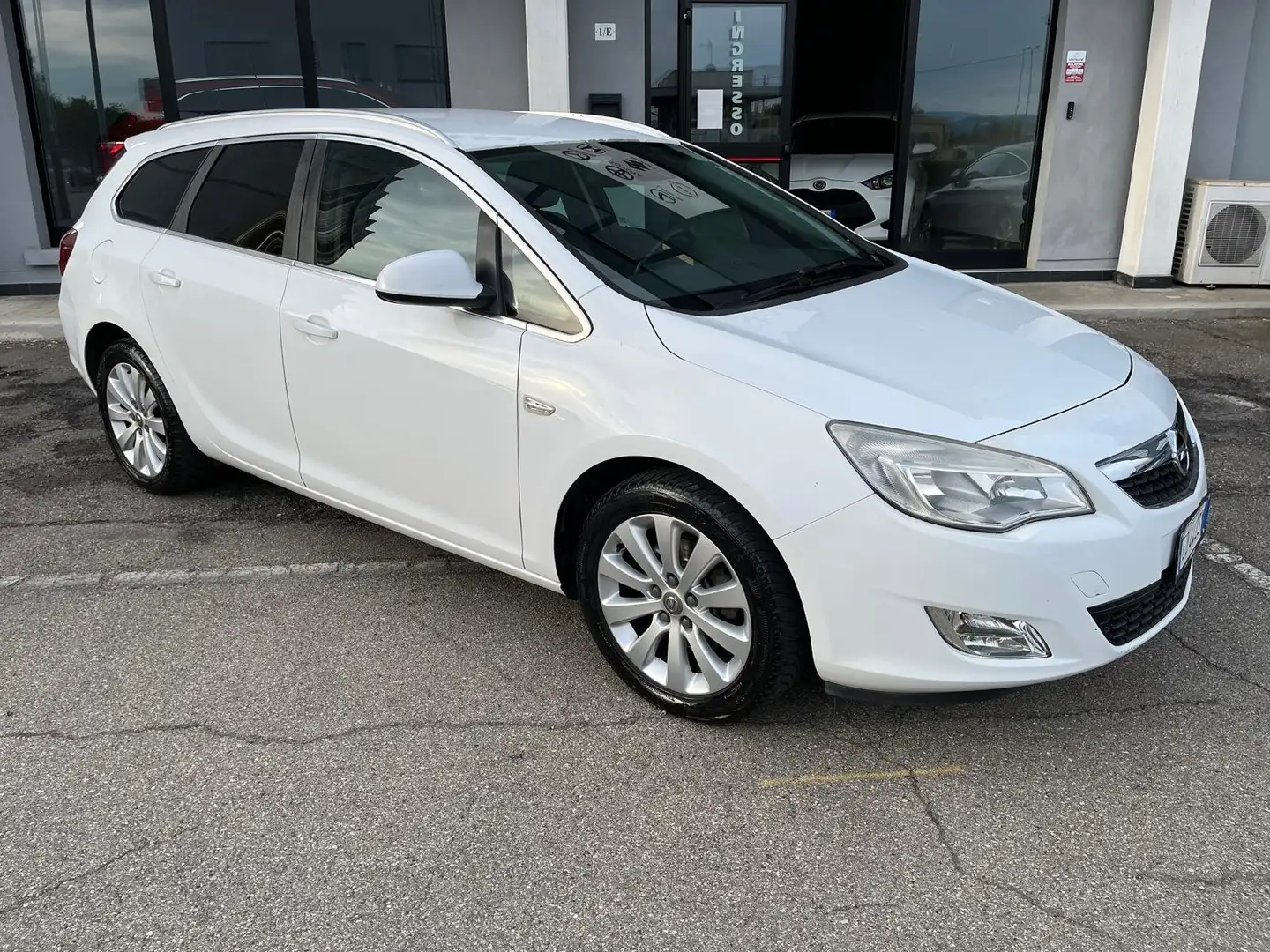 Opel Astra Astra IV 2010  Sports Tourer 1.7 cdti Cosmo 125cv Bianco - 2