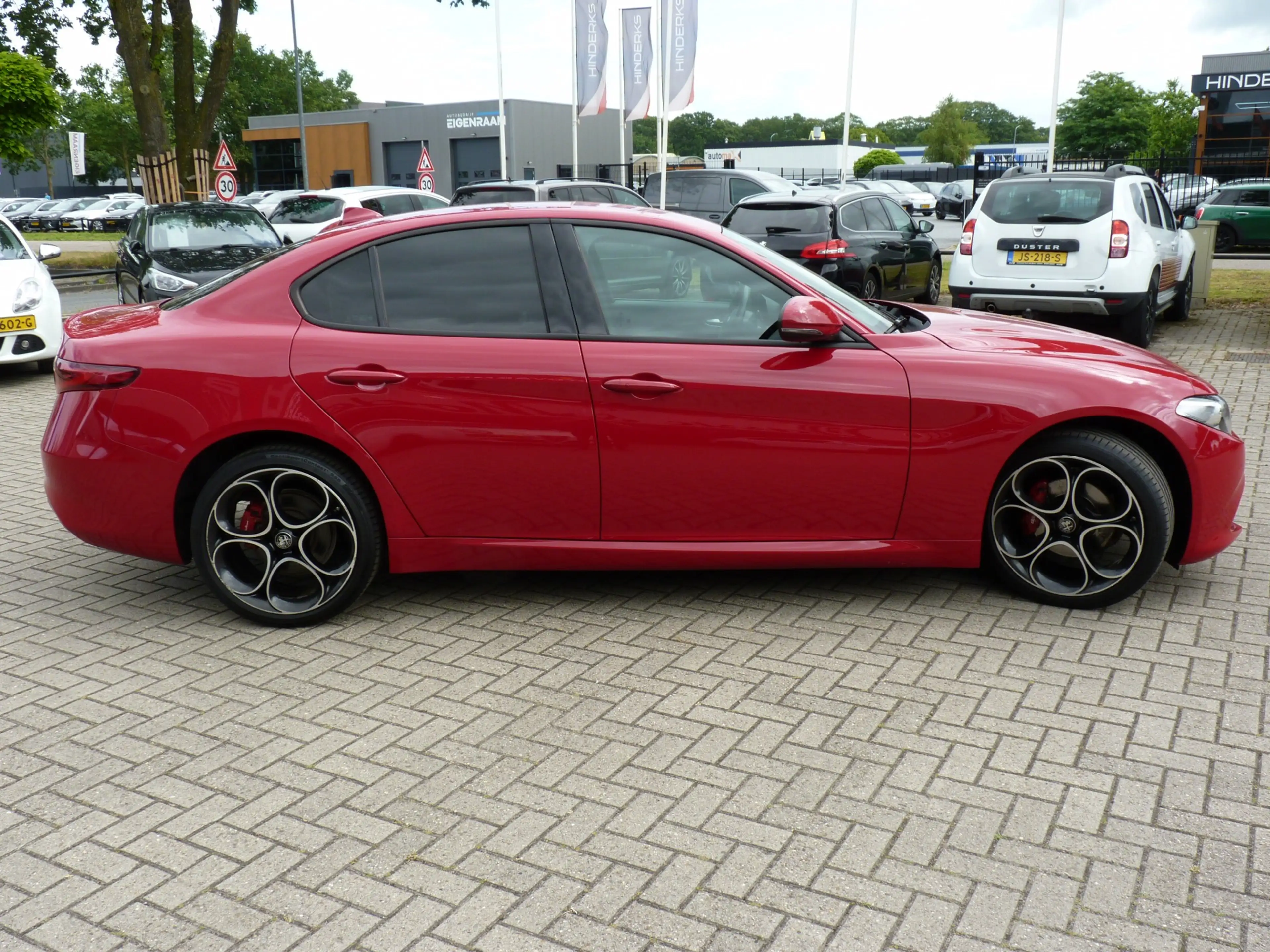 Alfa Romeo Giulia 2.0T Super — photo 3