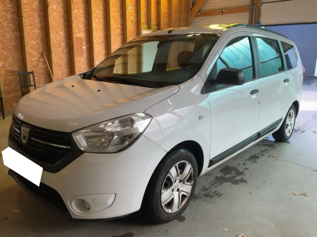 Dacia Lodgy 1.6 SCE 100CH SILVER LINE EURO6 5 PLACES