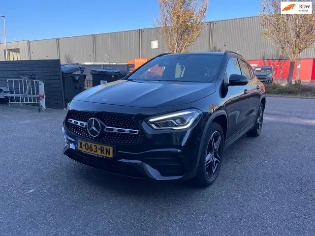 Mercedes-Benz GLA 250 e Business Solution AMG Limited