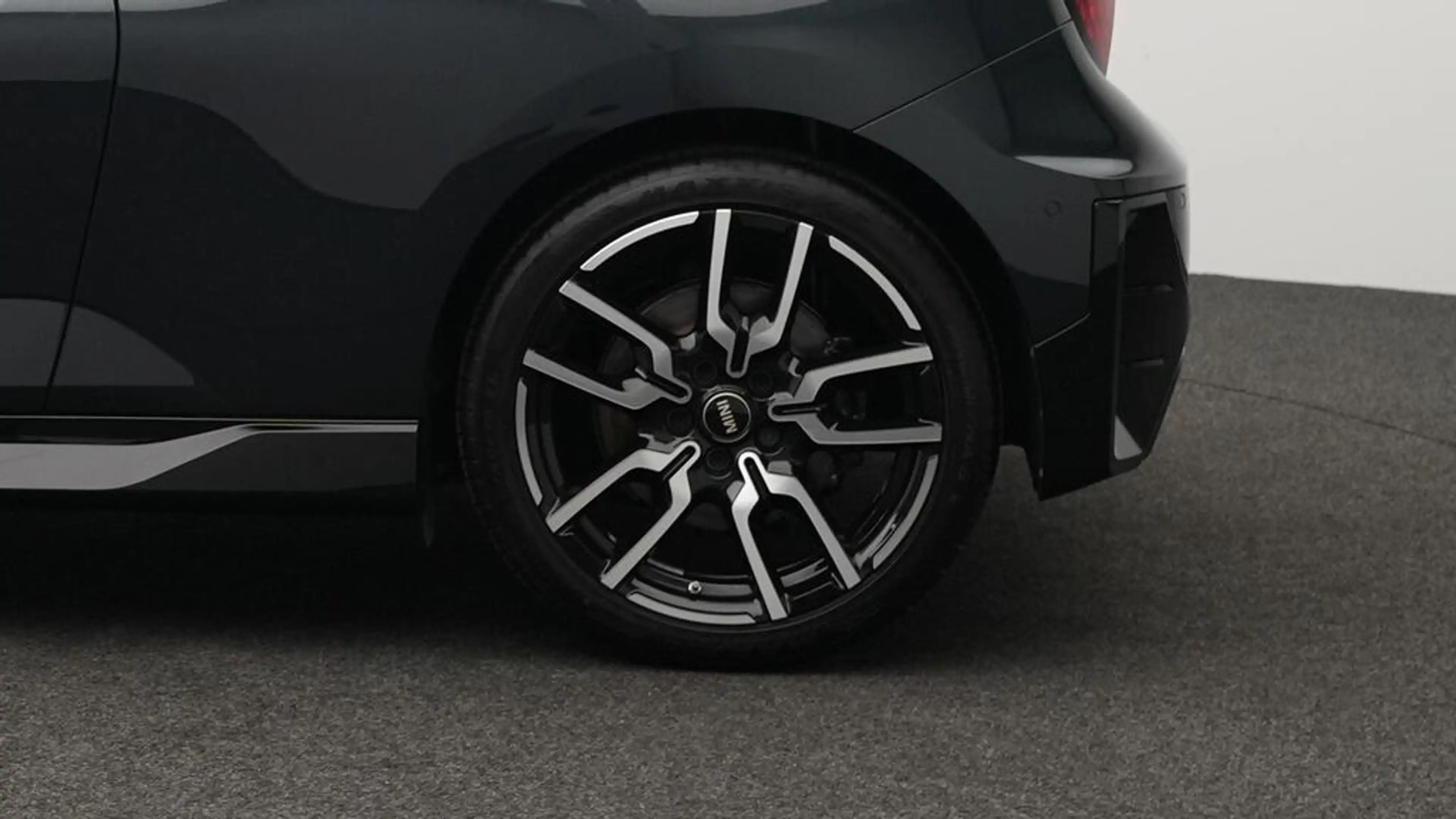 MINI Cooper SE John Cooper Works Trim — photo 12