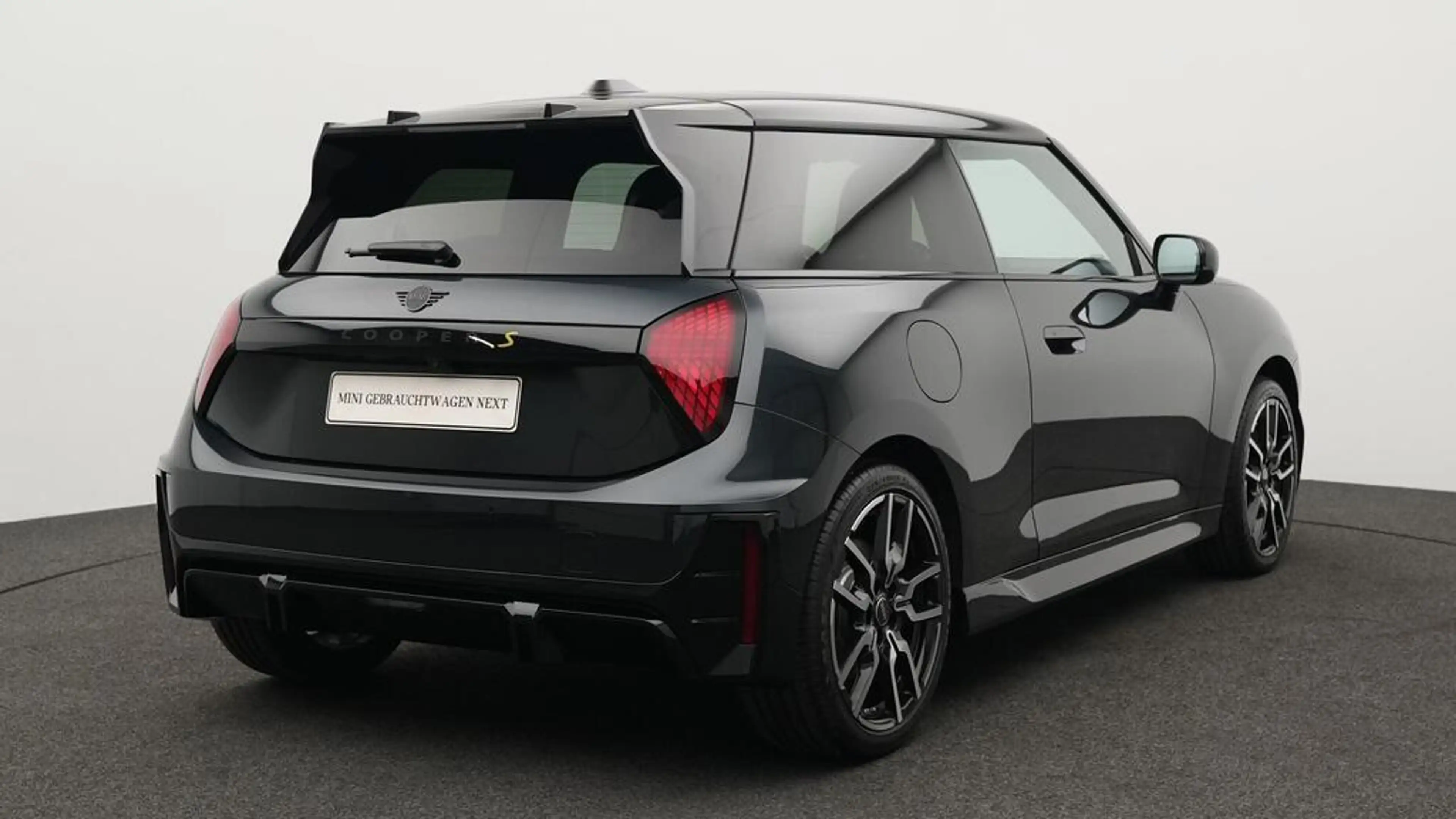 MINI Cooper SE John Cooper Works Trim — photo 7