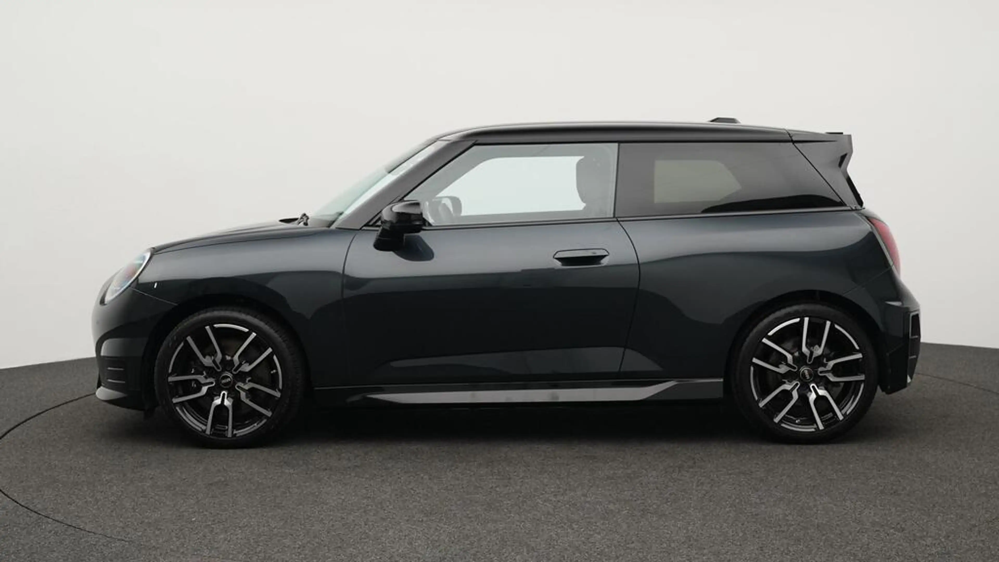 MINI Cooper SE John Cooper Works Trim — photo 2
