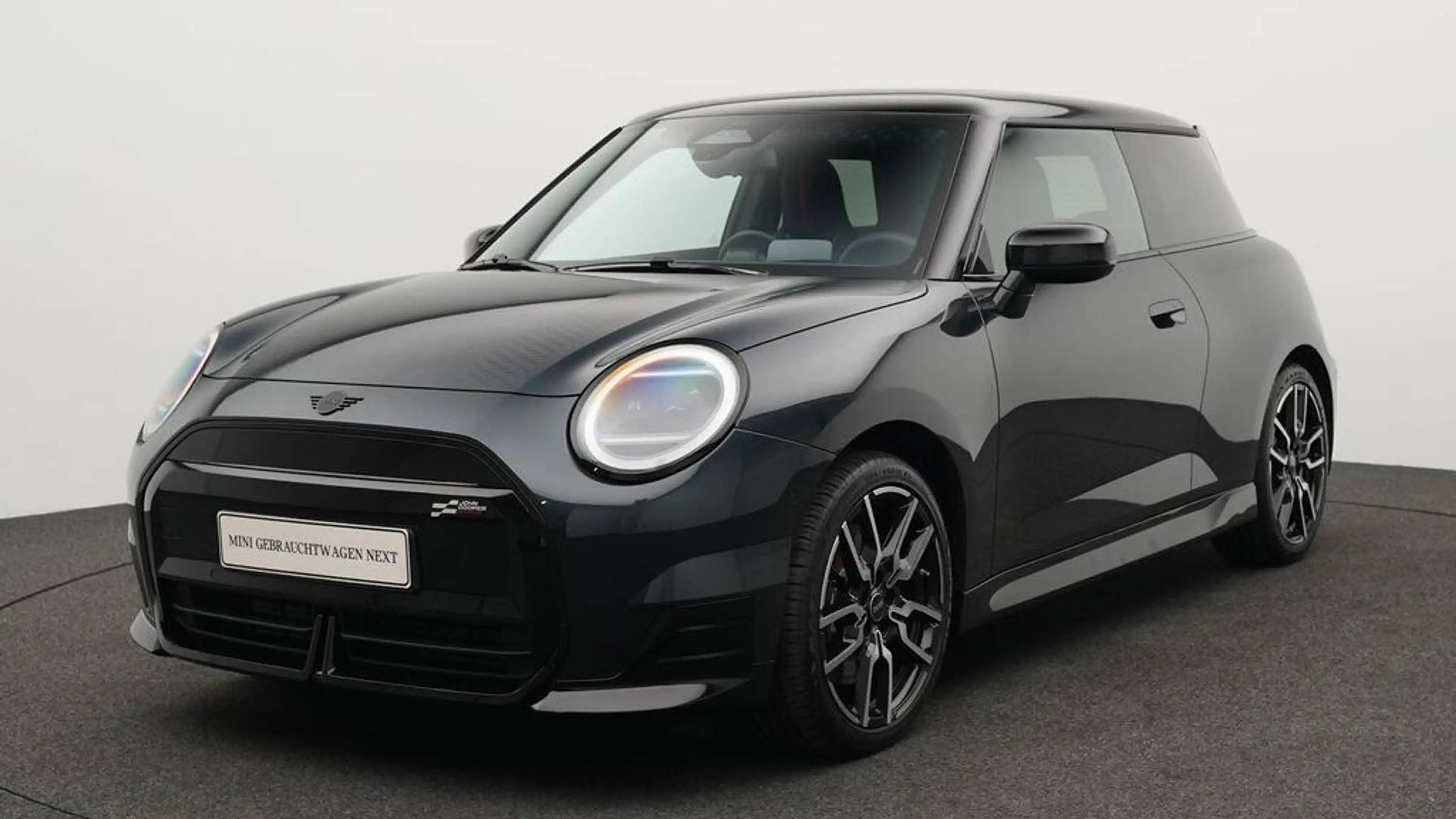 MINI Cooper SE John Cooper Works Trim