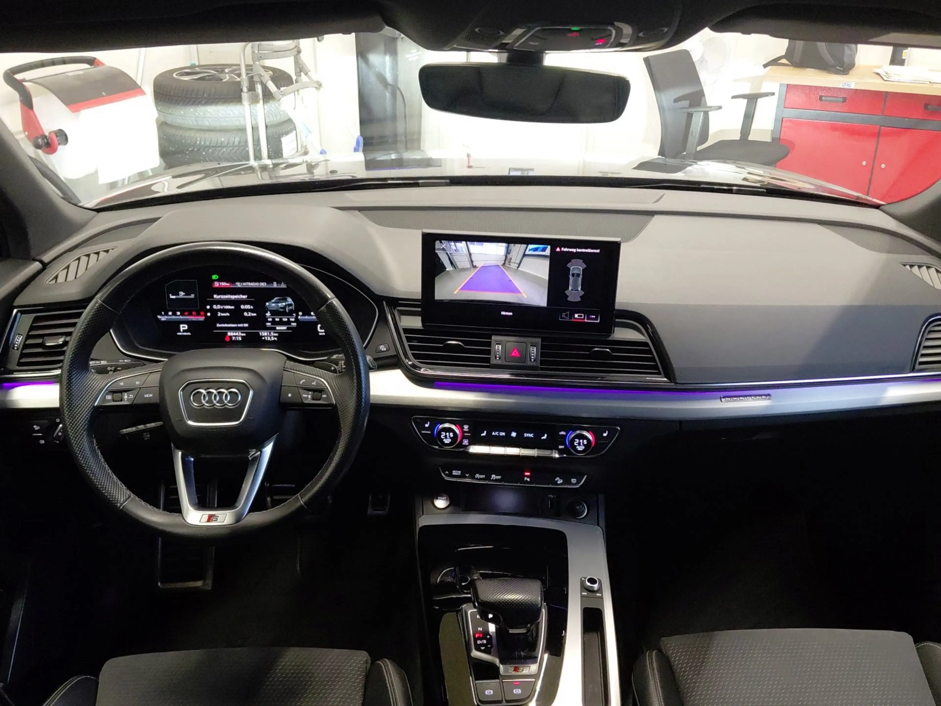 Audi SQ5 TDI quattro — photo 10