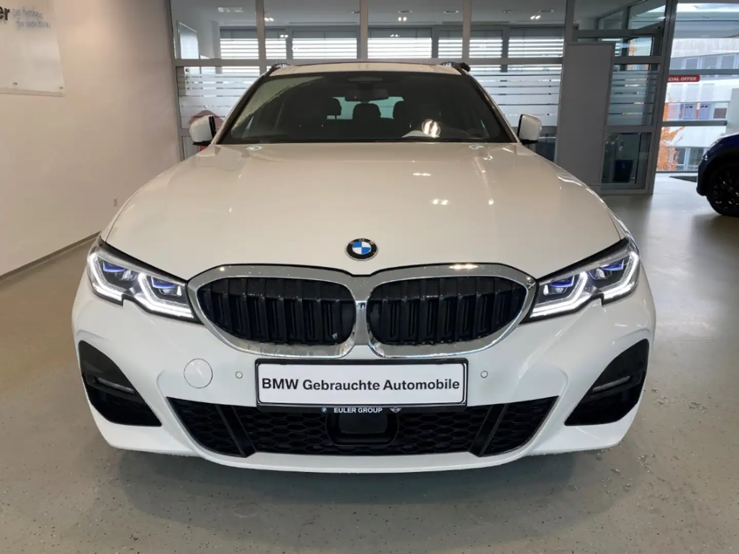 BMW 320 e A Touring M Sportpaket HUD AHK Pano Navi BMW Las Weiß - 2