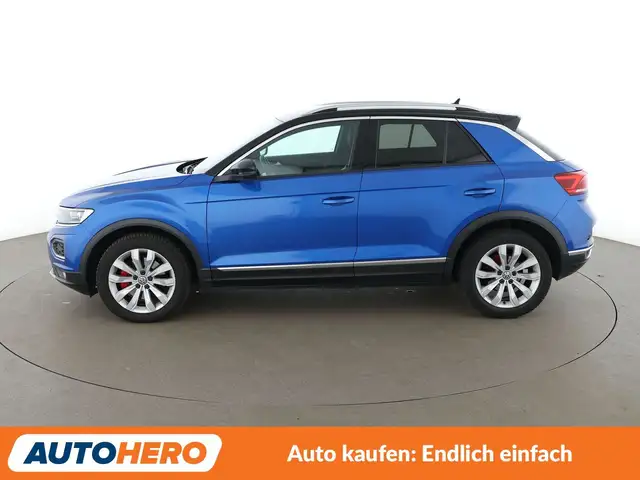 Volkswagen T-Roc view 3